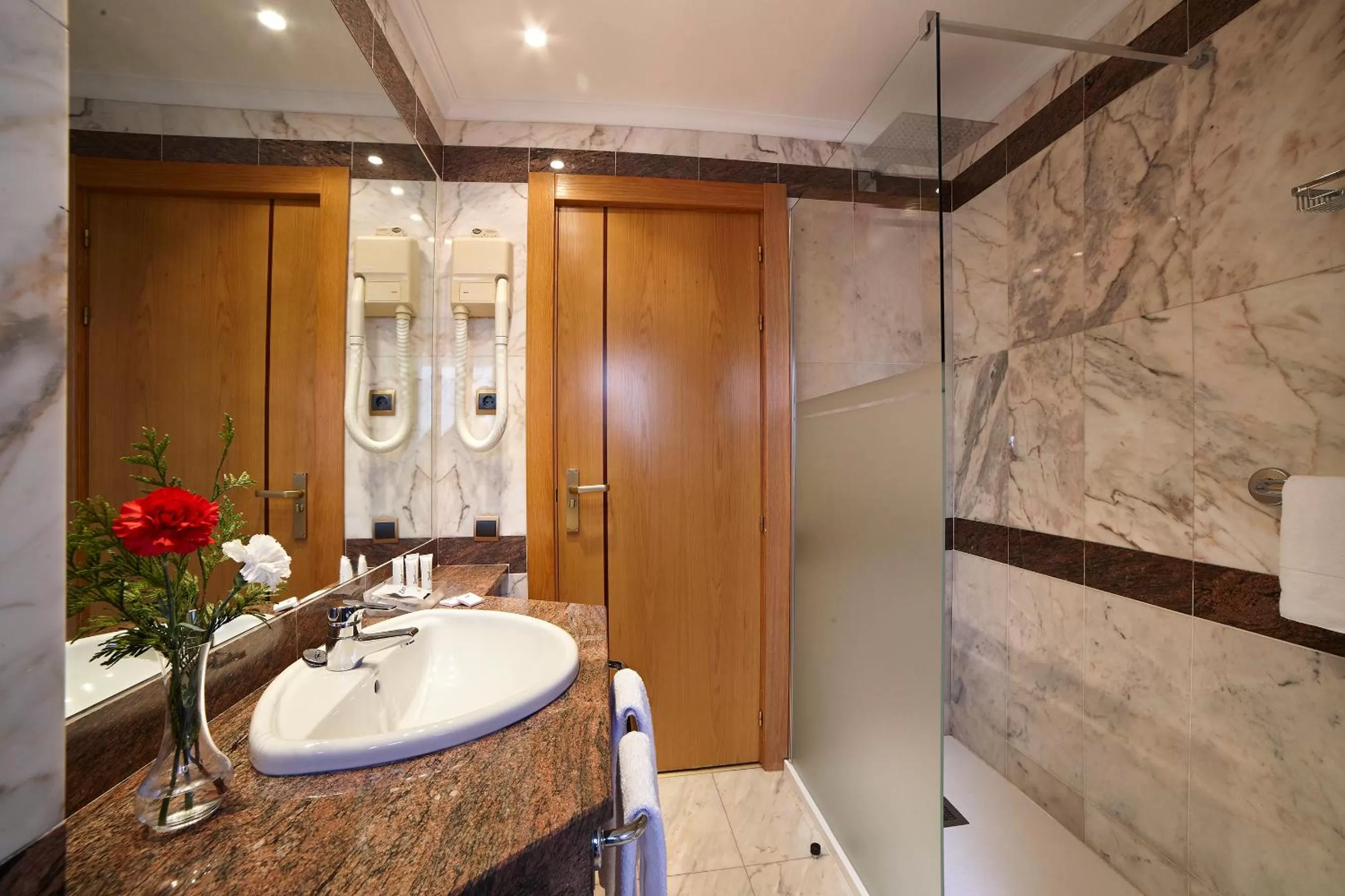 Shower in Zenit Dos Infantas