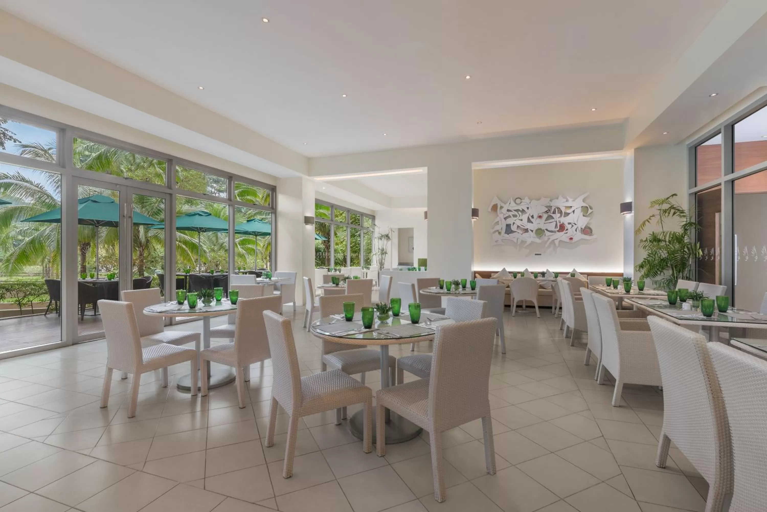 Restaurant/places to eat in Pico Sands Hotel