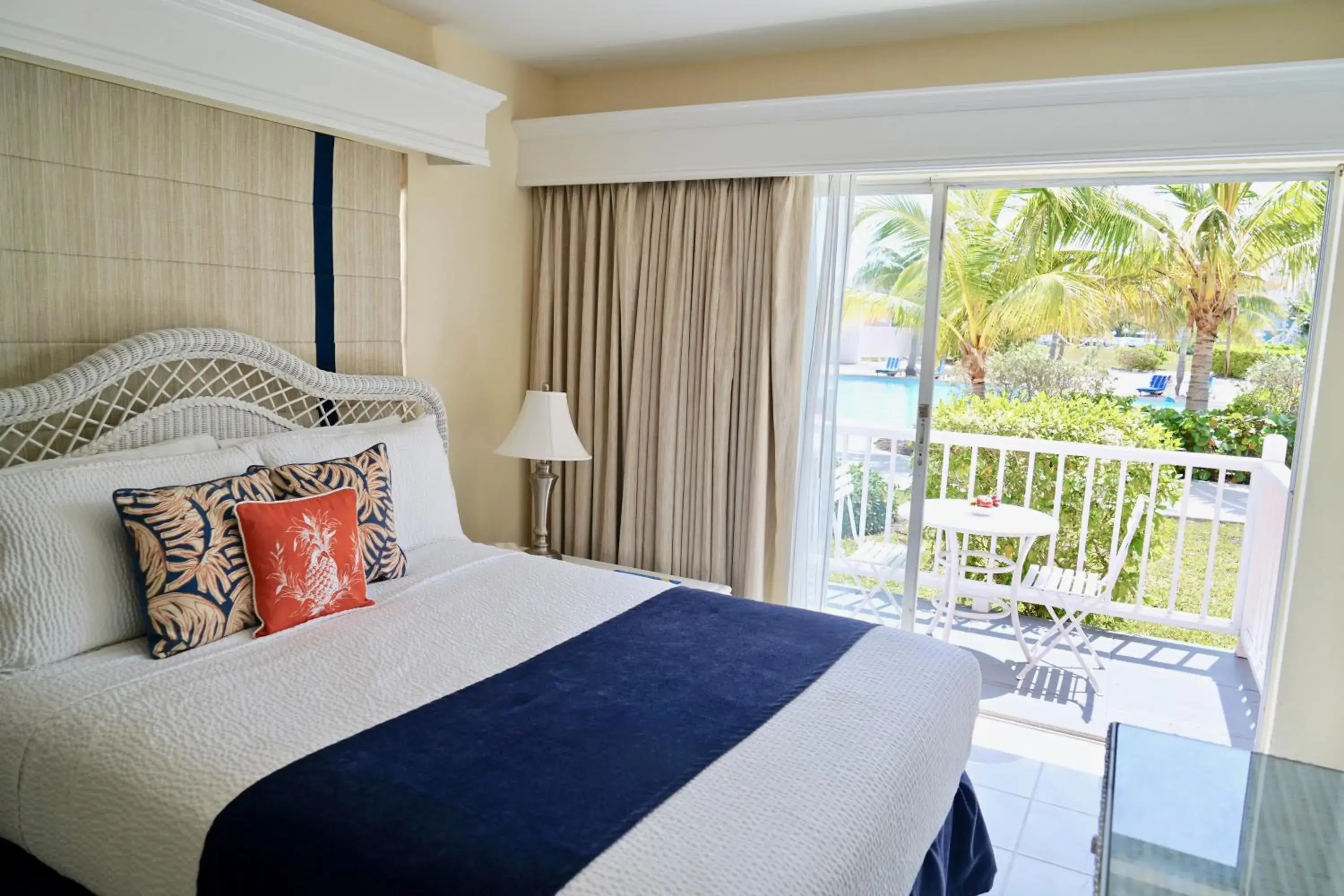 Bedroom, Bed in Sandyport Beach Resort