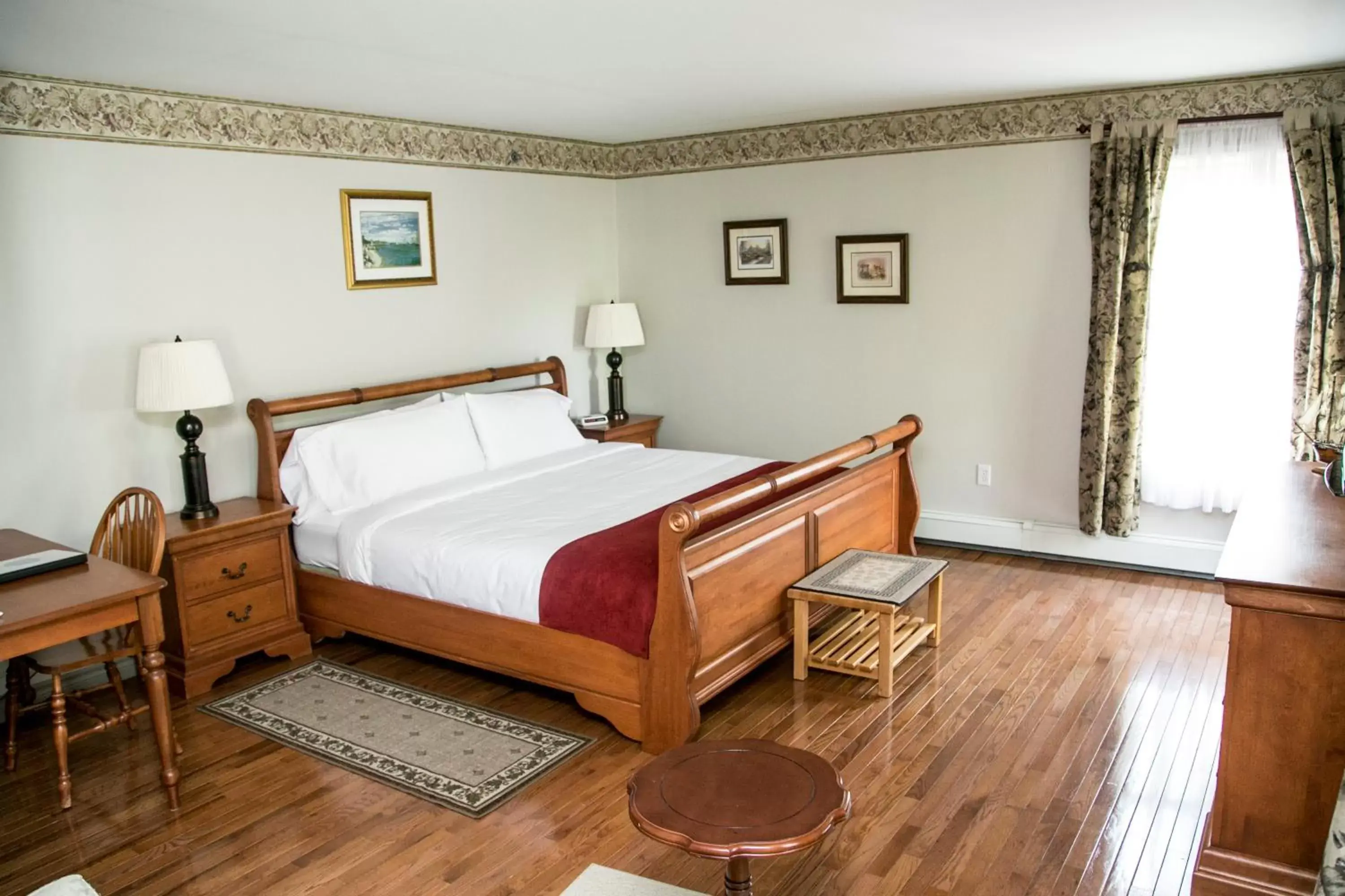 Photo of the whole room, Bed in The Harbour House