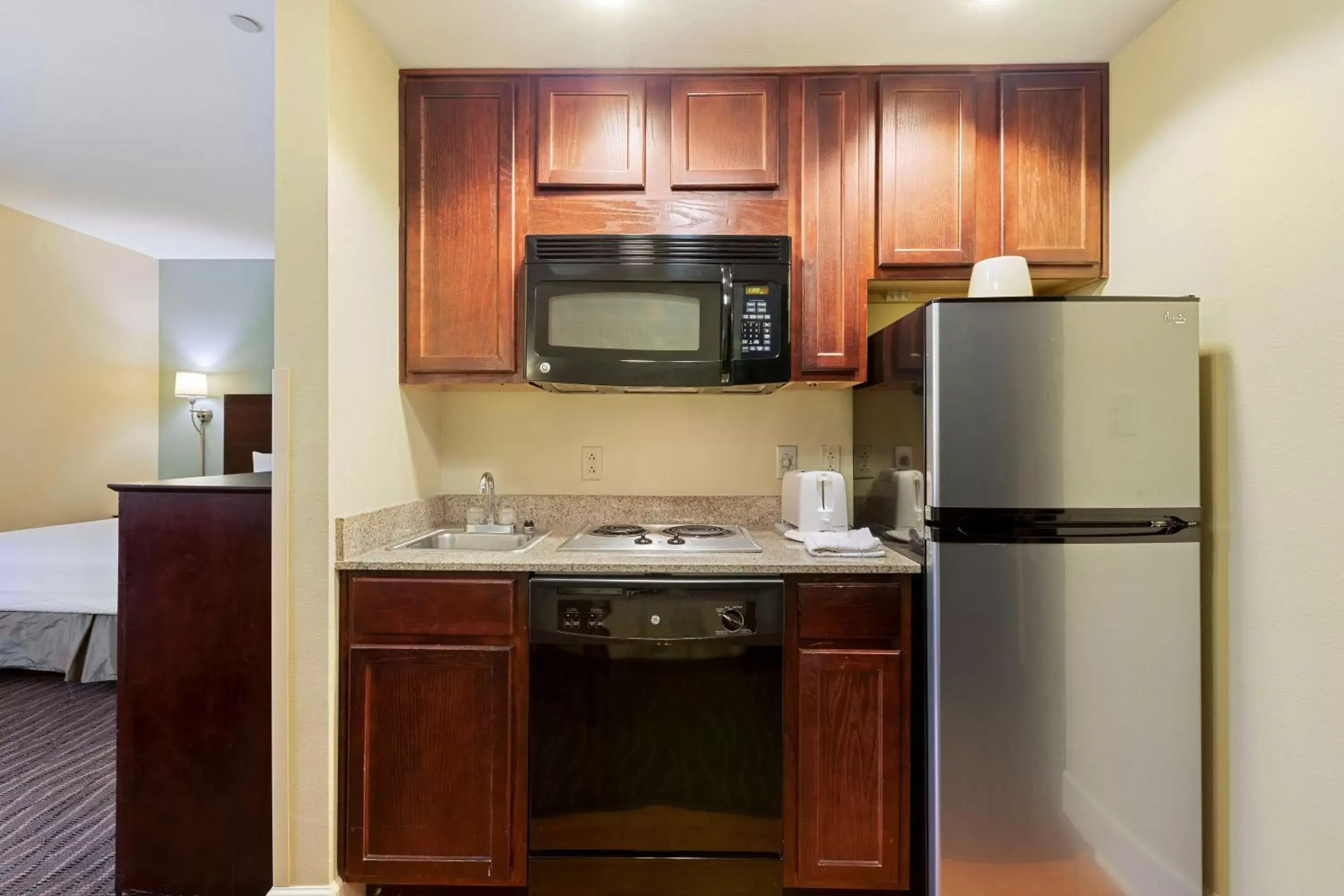 Kitchen or kitchenette, Kitchen/Kitchenette in Extended Stay America Premier Suites - Lakeland - I-4