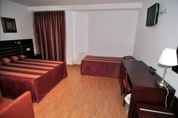 Photo of the whole room, Bed in Norte Hotel
