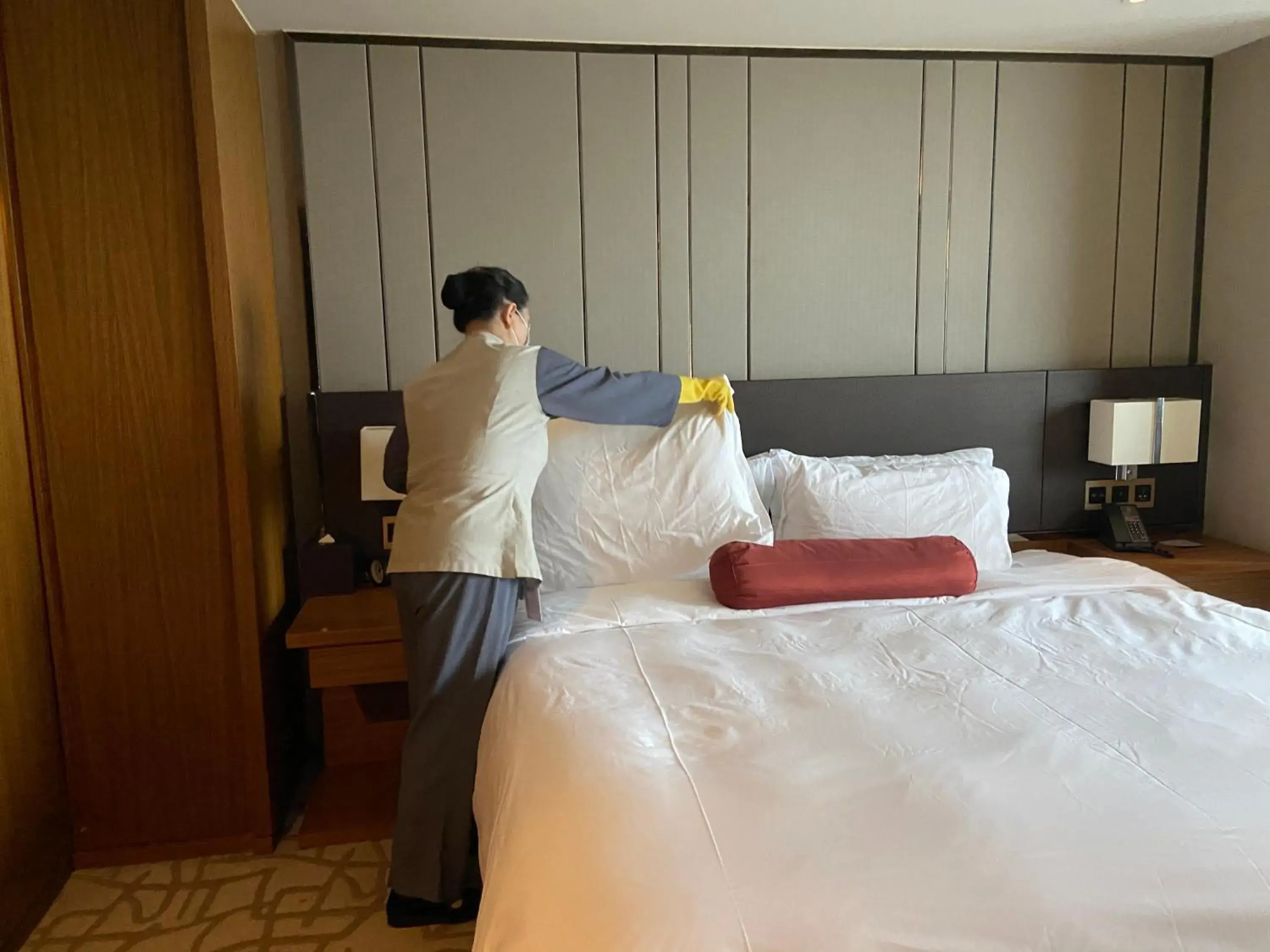 Bed in Swiss Grand Nanchang (Swiss International Hotel Nanchang)