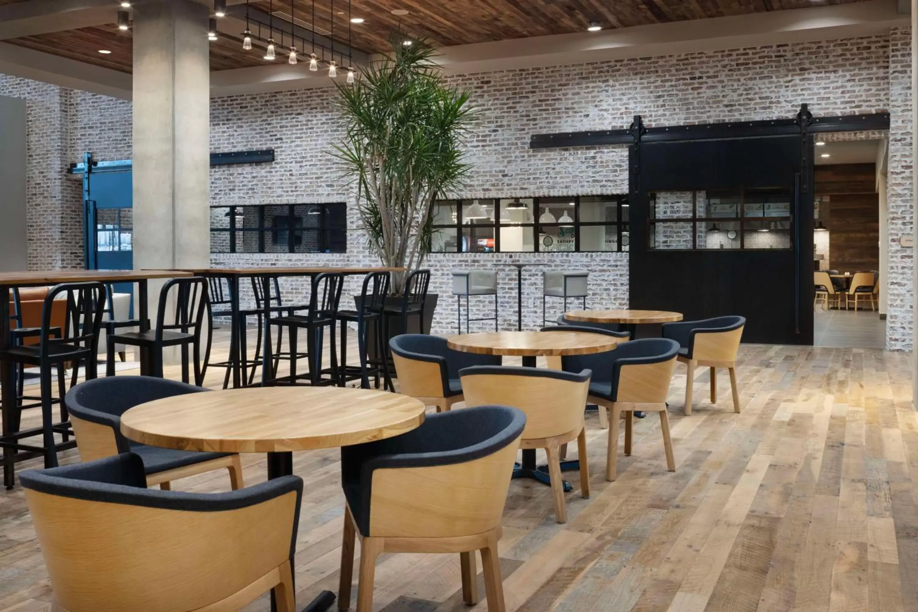 Lobby or reception in Embassy Suites By Hilton Bowling Green Lobby or reception in Embassy Suites By Hilton Bowling Green