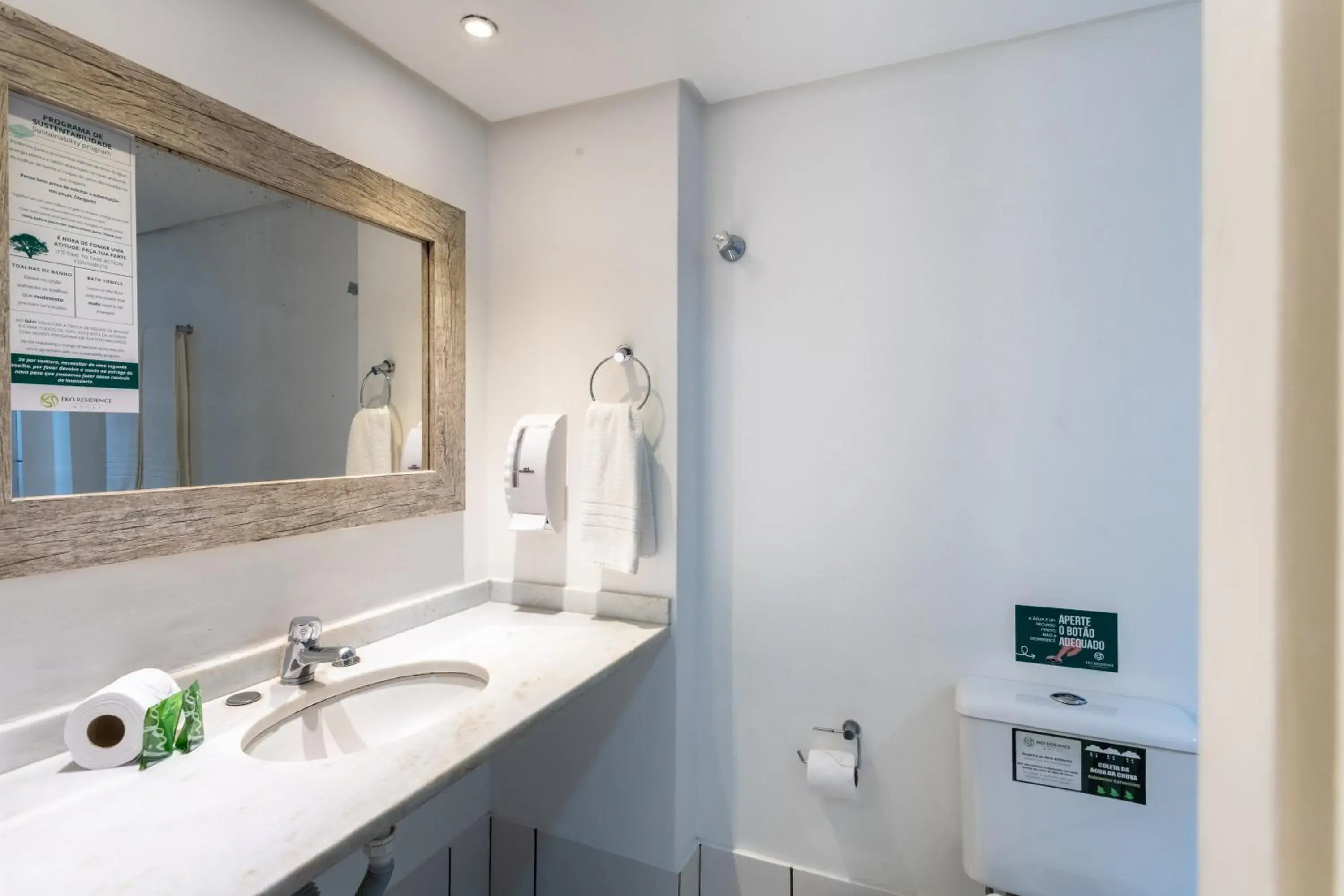 Bathroom in Eko Residence Hotel