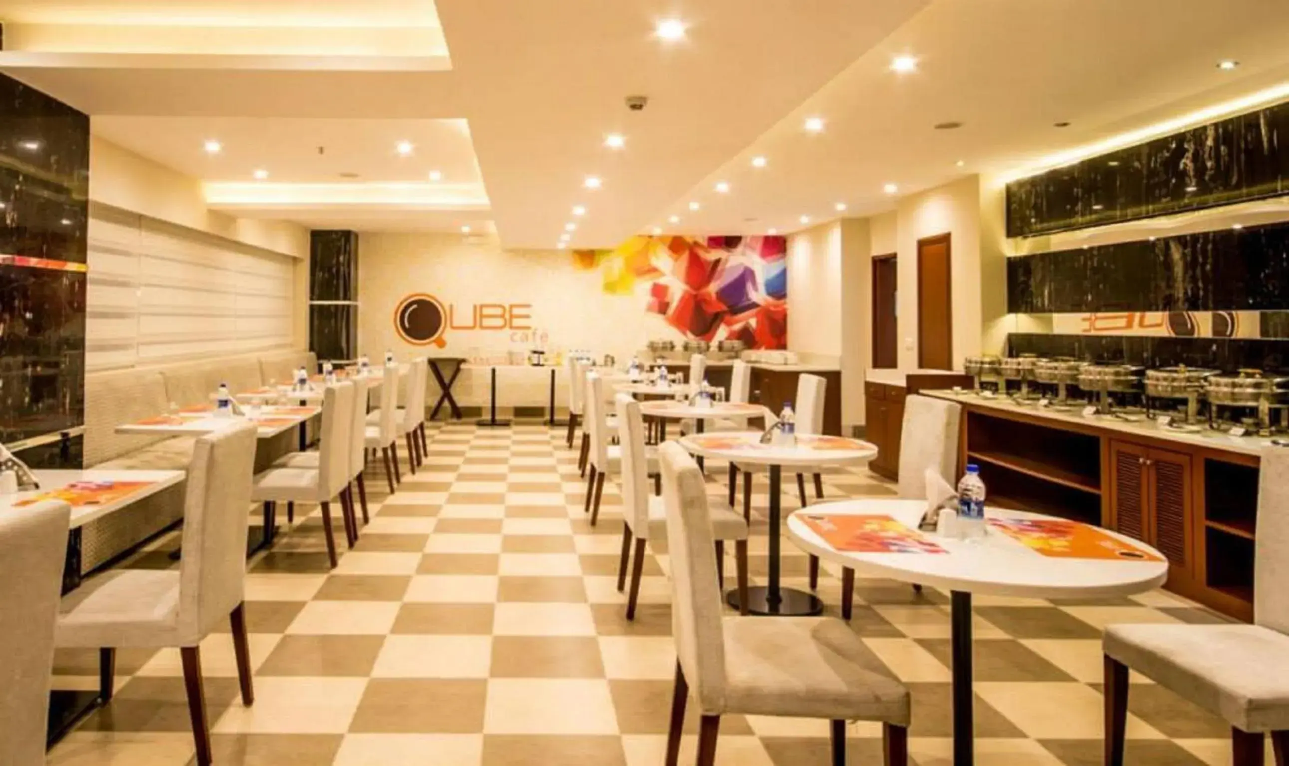 Restaurant/Places to Eat in Siesta Hitech Hotel