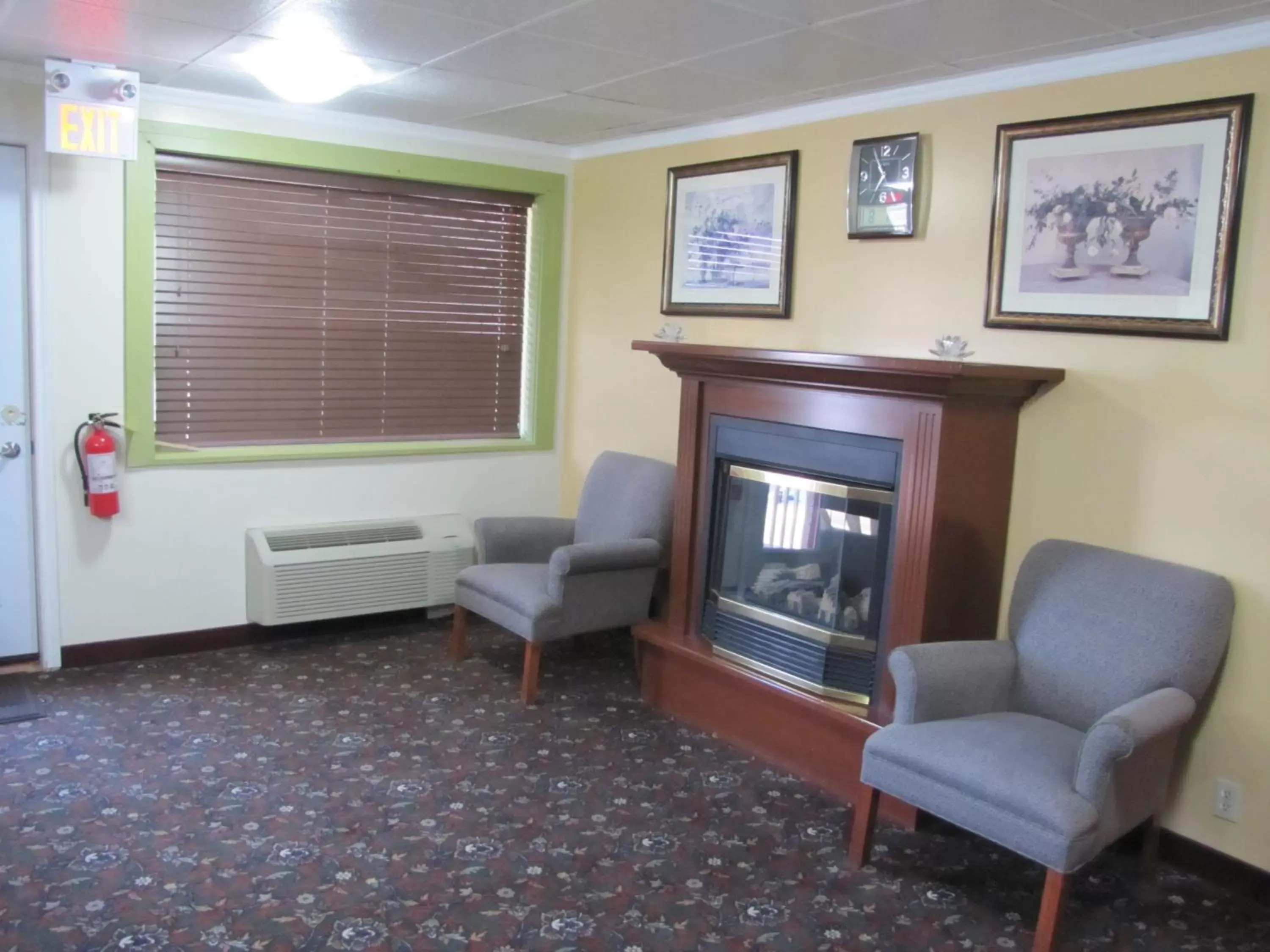 Lobby or reception, Seating Area in Northland Motel