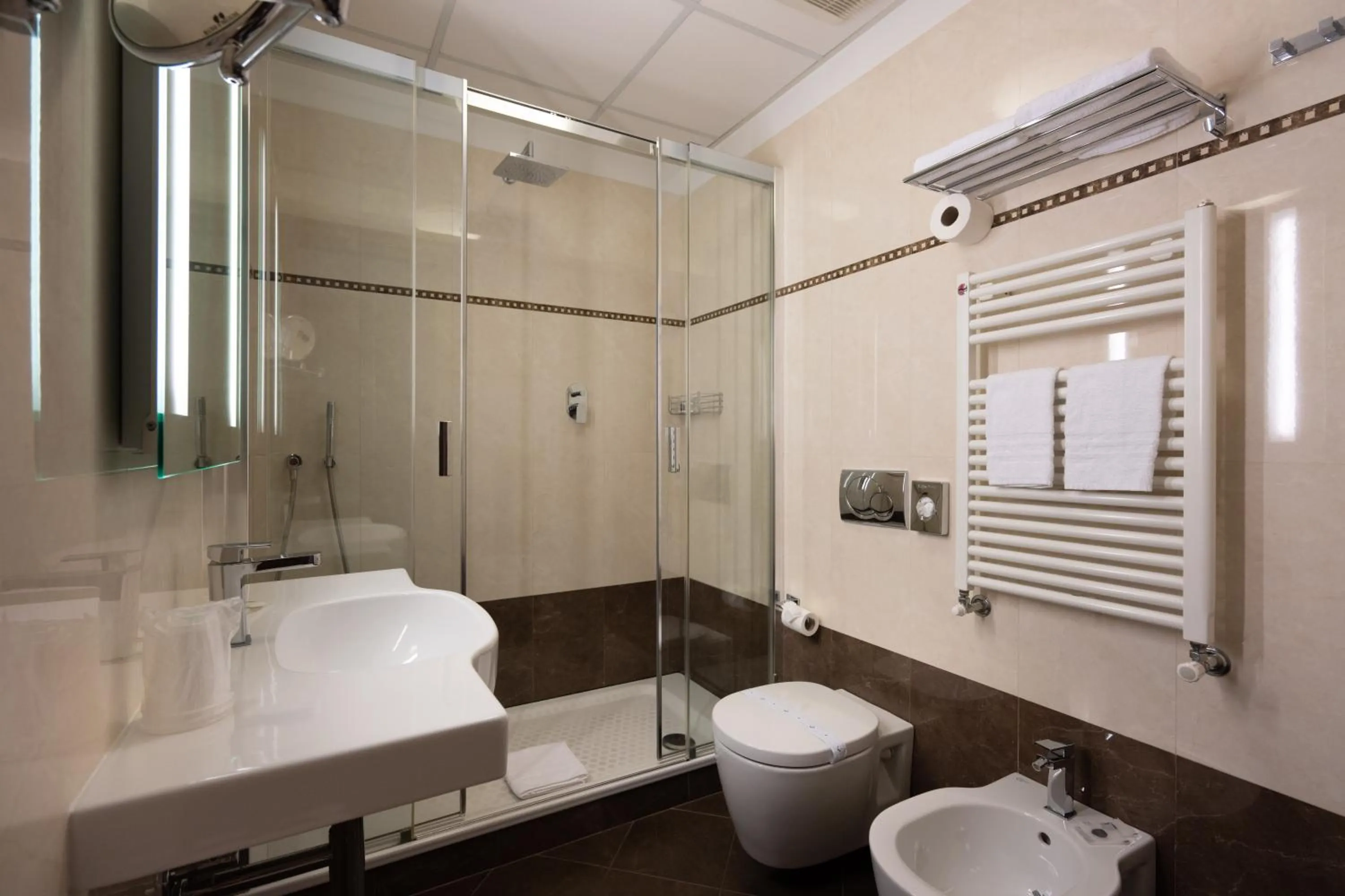 Bathroom in Hotel Iris