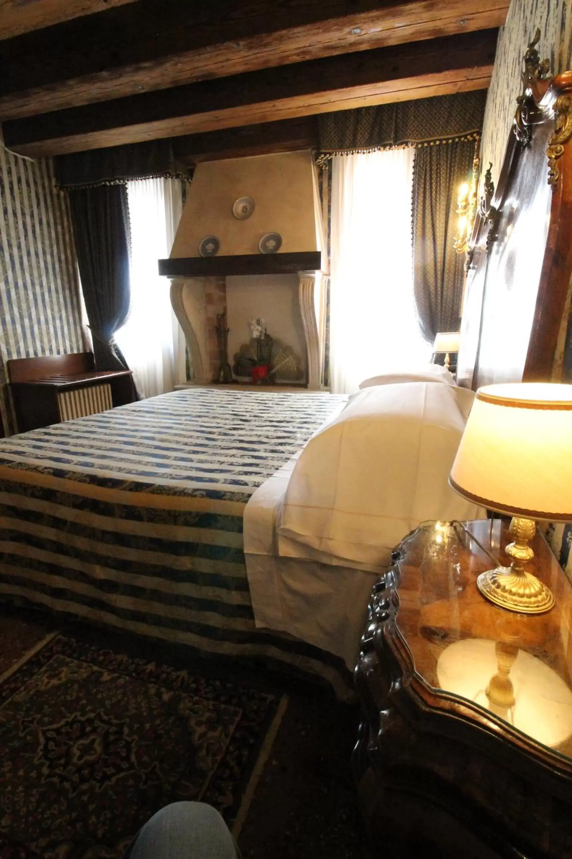 Photo of the whole room, Bed in Hotel Palazzo Abadessa