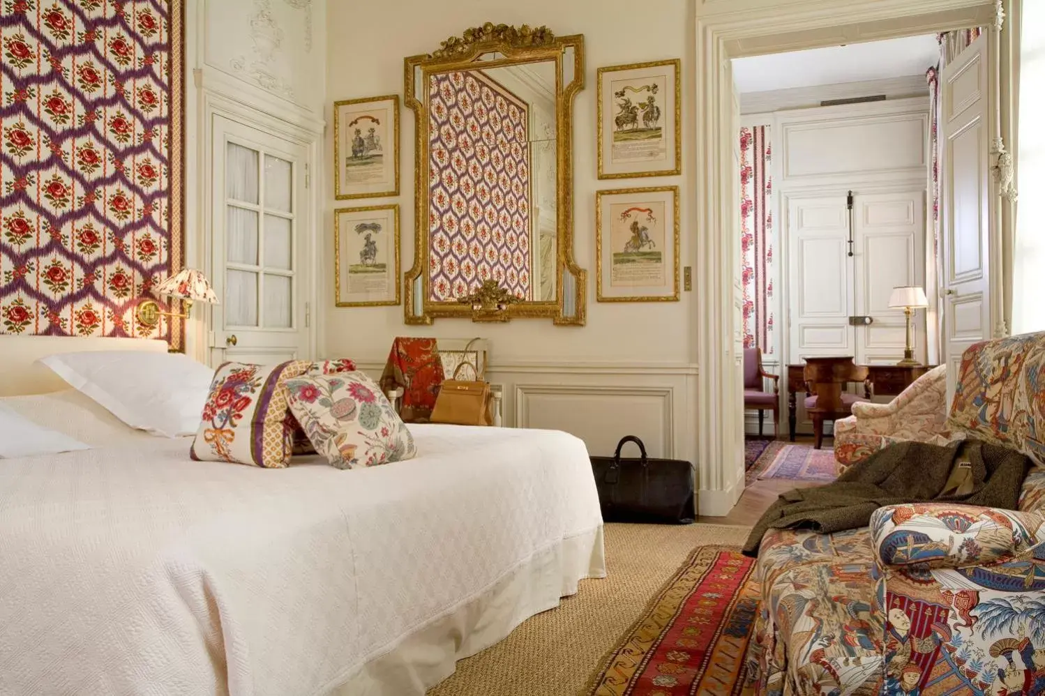 Photo of the whole room, Bed in La Mirande Photo of the whole room, Bed in La Mirande