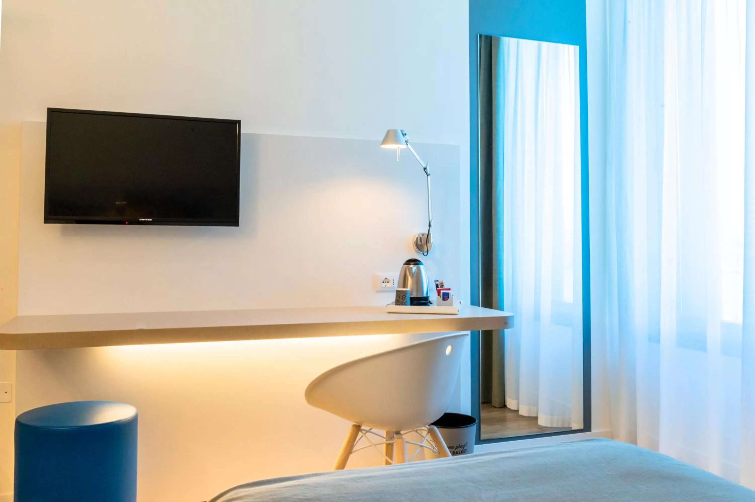 TV and multimedia, Bed in Airport Hotel Bergamo