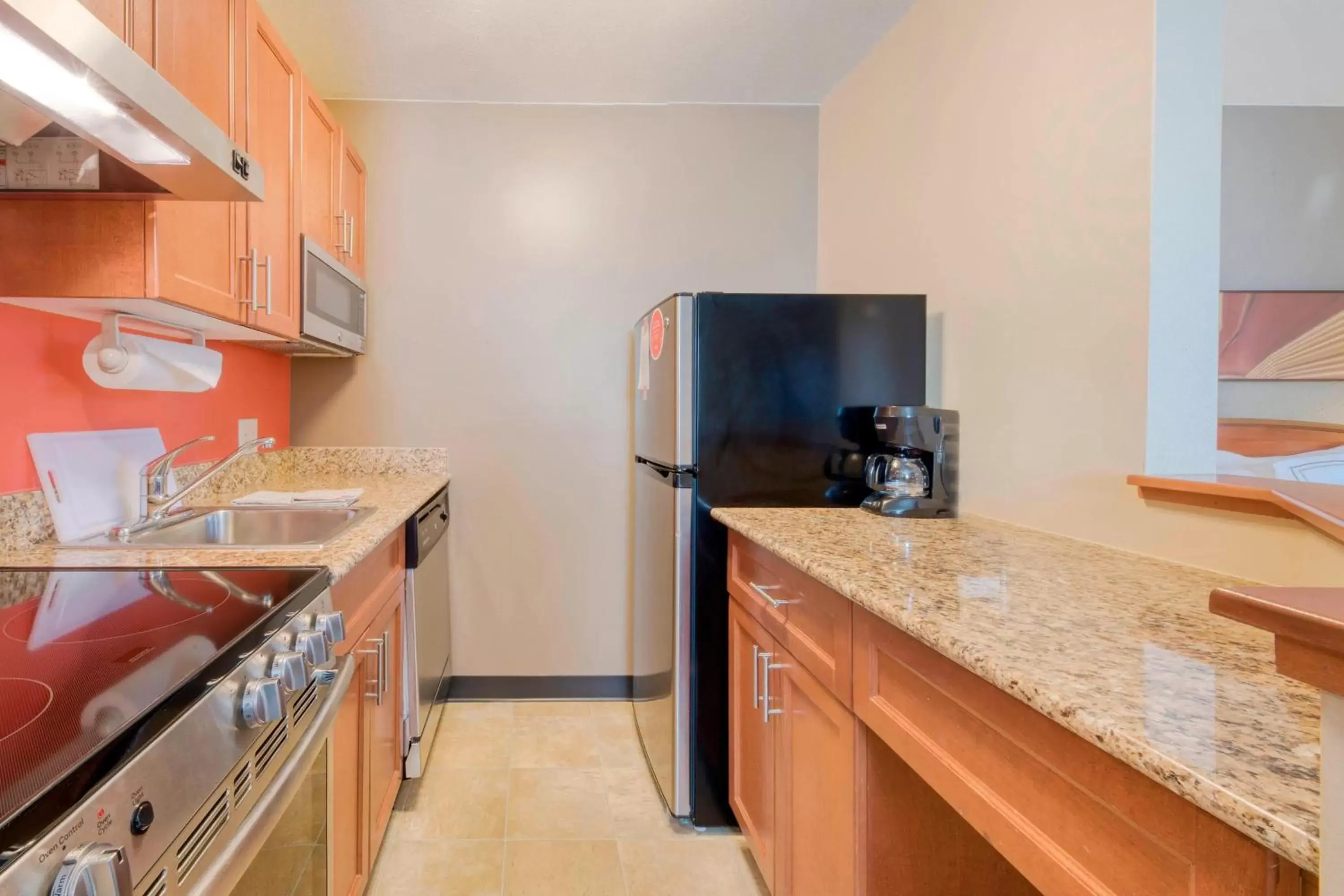 Kitchen or kitchenette, Kitchen/Kitchenette in TownePlace Suites Raleigh Cary/Weston Parkway