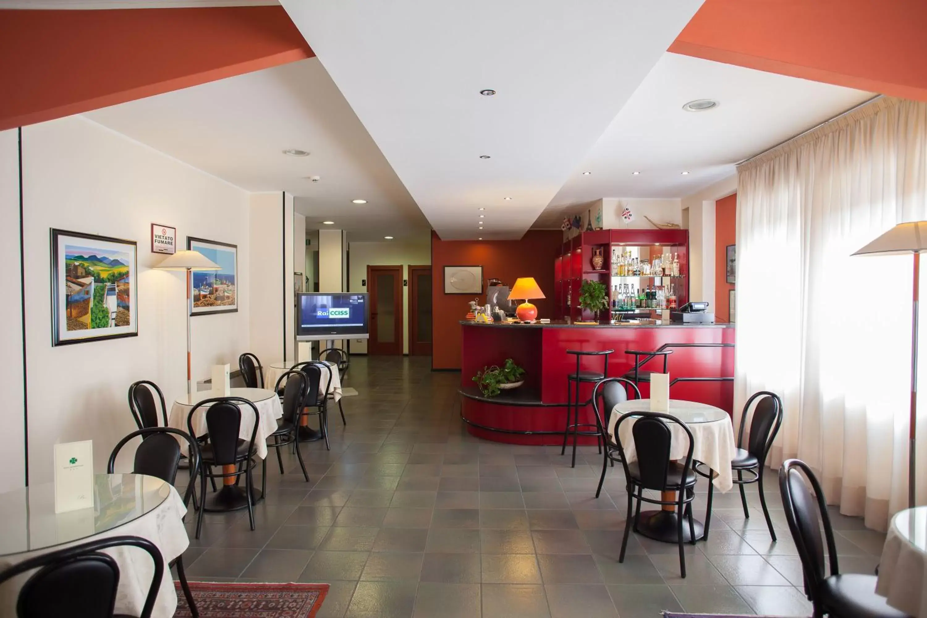 Lounge or bar, Restaurant/Places to Eat in Hotel Quadrifoglio