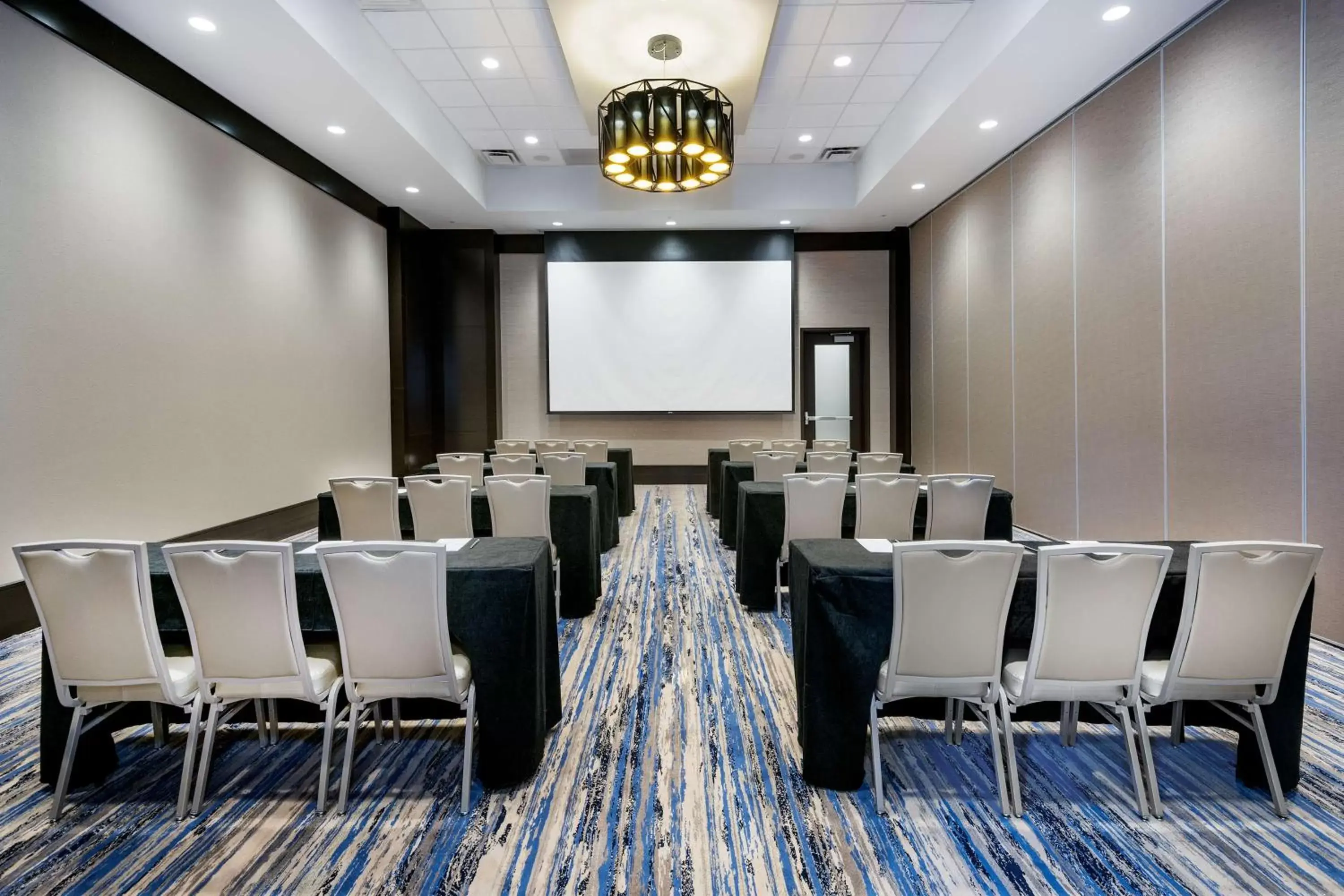 Meeting/conference room in Embassy Suites By Hilton College Station