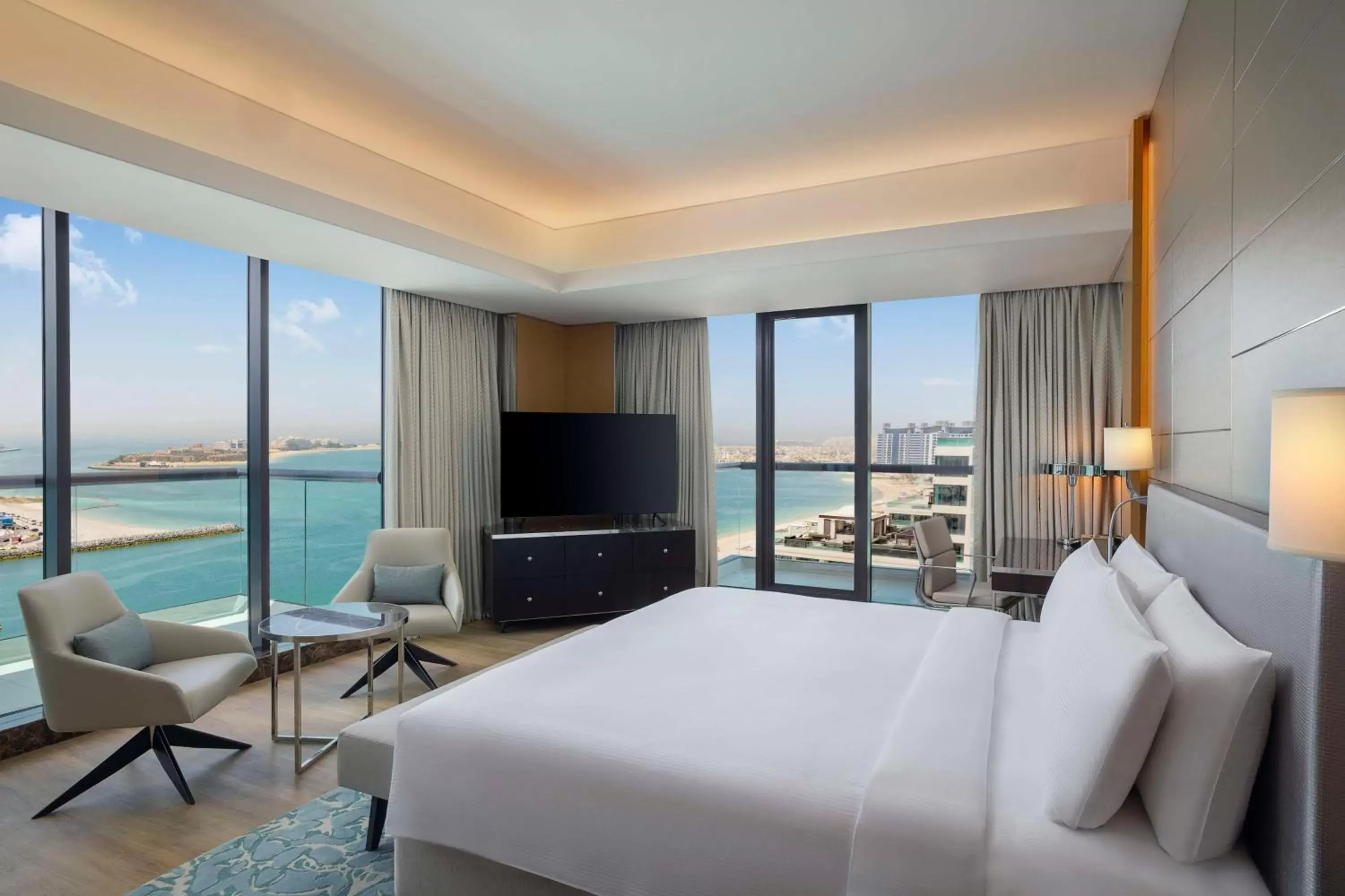 Bedroom, Sea View in Hilton Dubai Palm Jumeirah