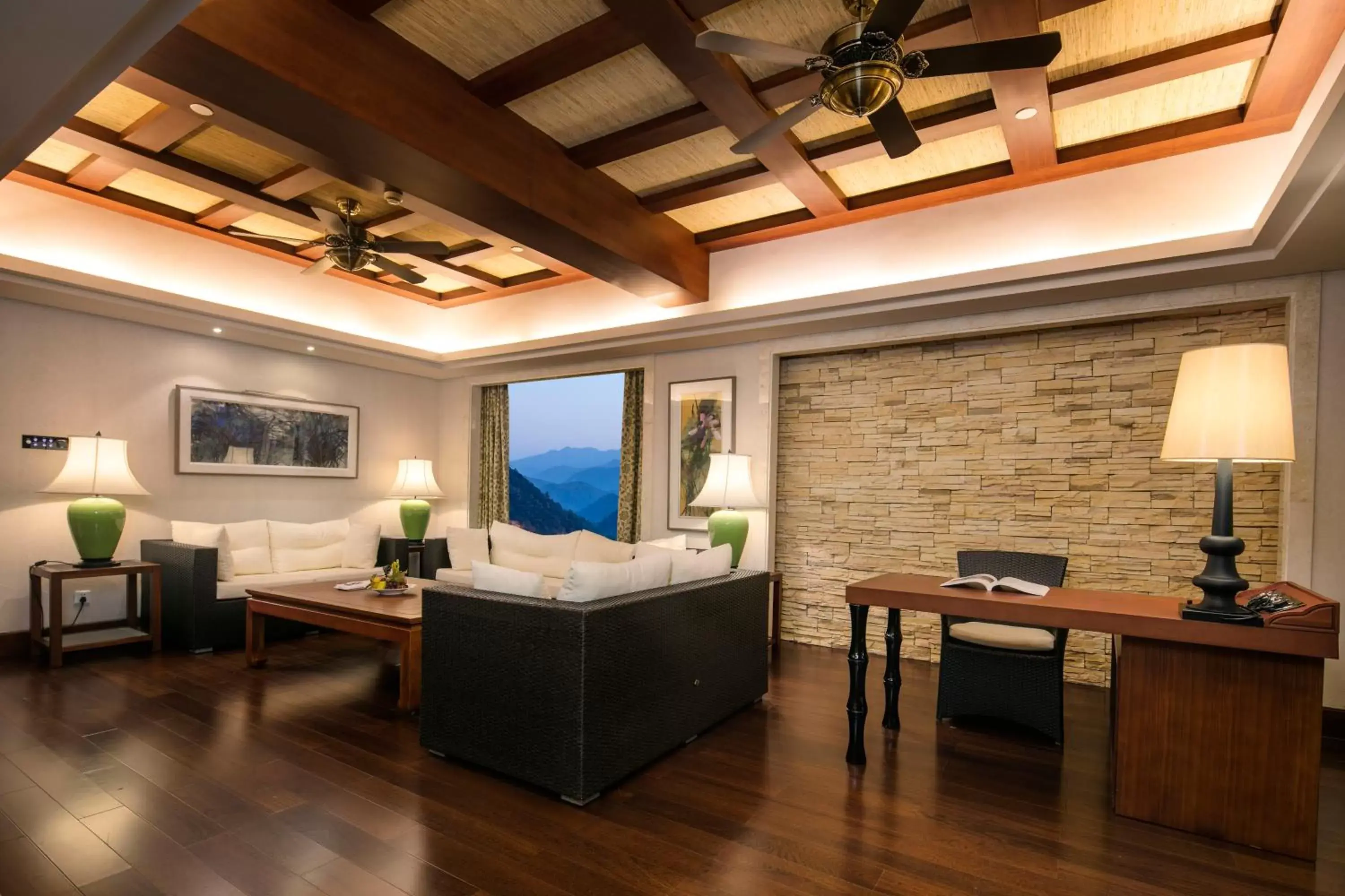 Living room, Lobby/Reception in Hilton Sanqingshan Resort