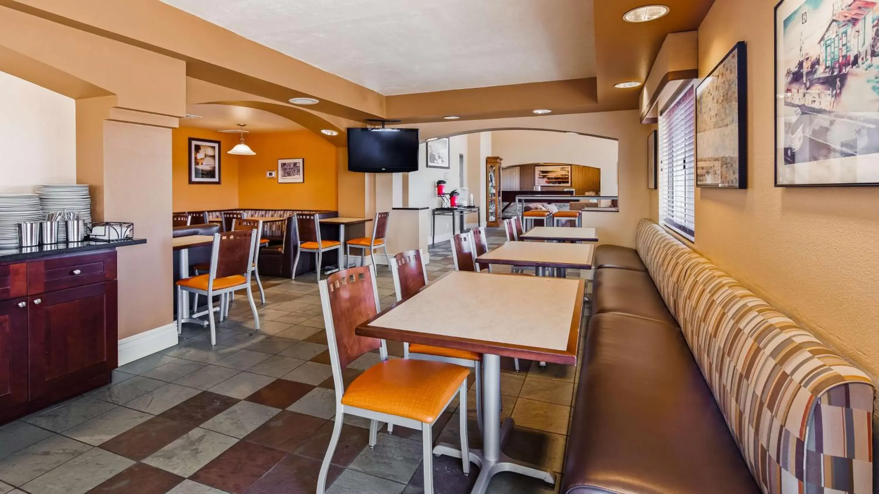 Restaurant/Places to Eat in Best Western Plus King's Inn and Suites