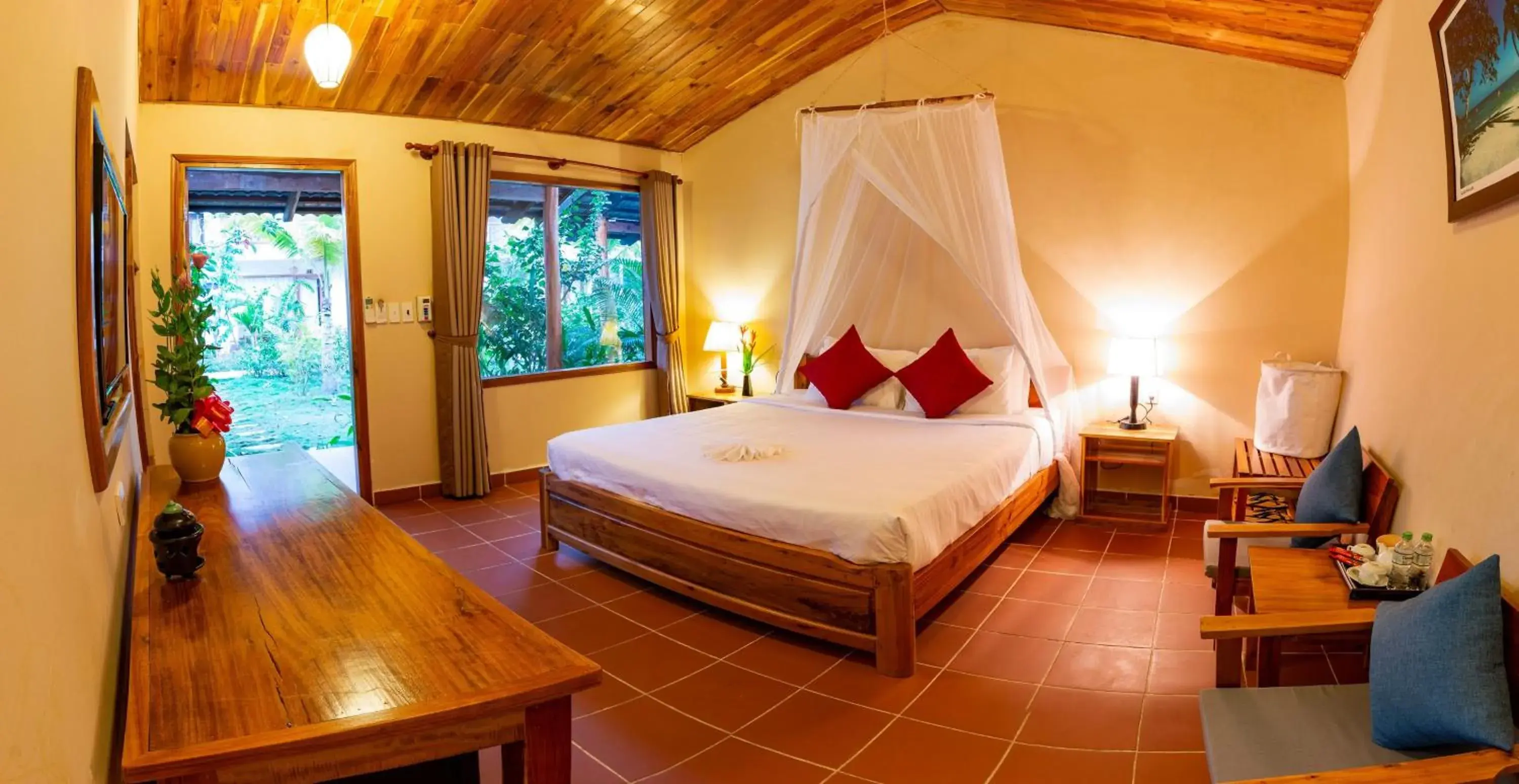 Photo of the whole room, Bed in La Casa Resort