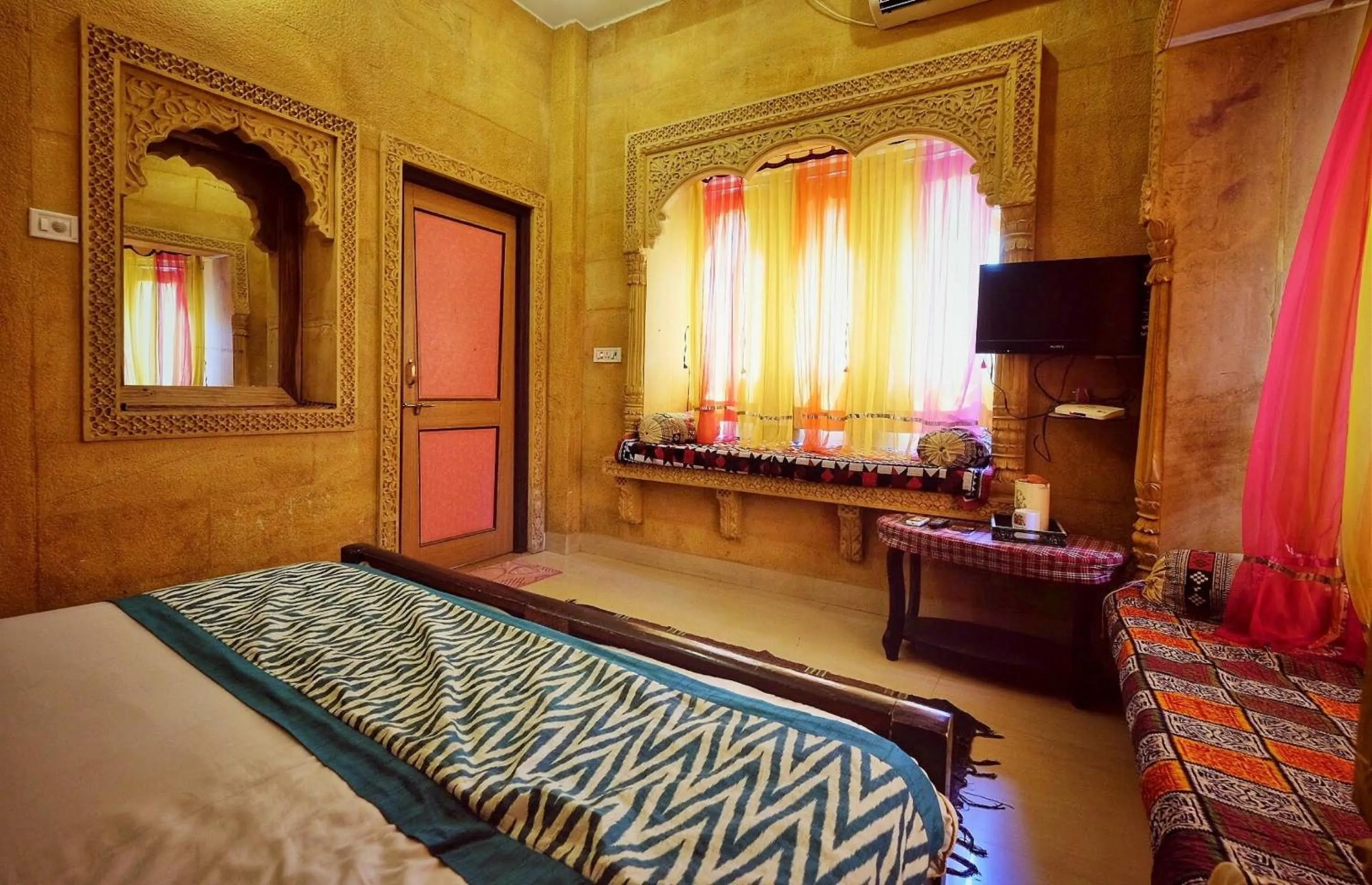 Bed in Hotel Royal Haveli