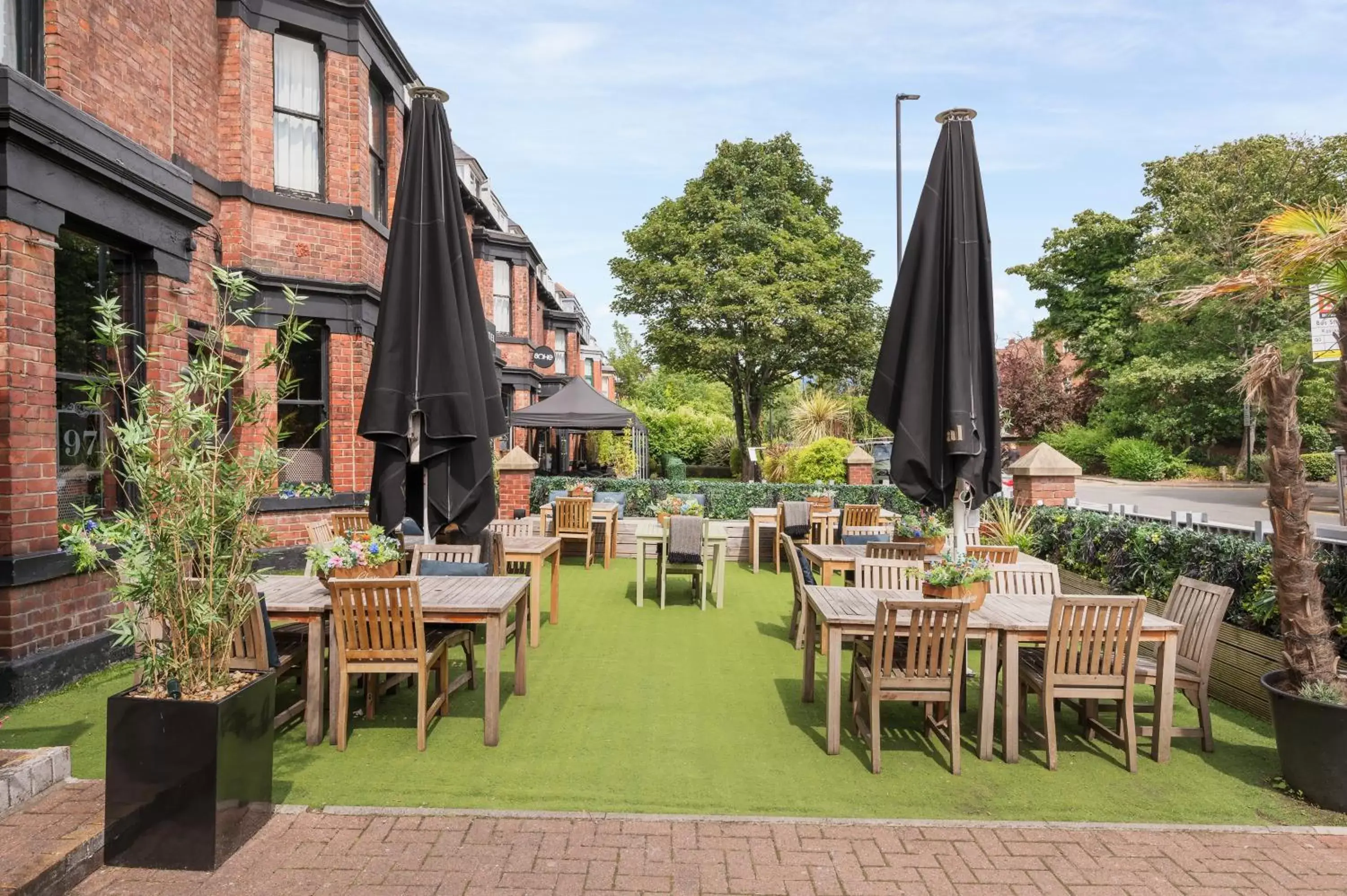 Property building, Restaurant/Places to Eat in Cairn Hotel Newcastle Jesmond - Part of the Cairn Collection