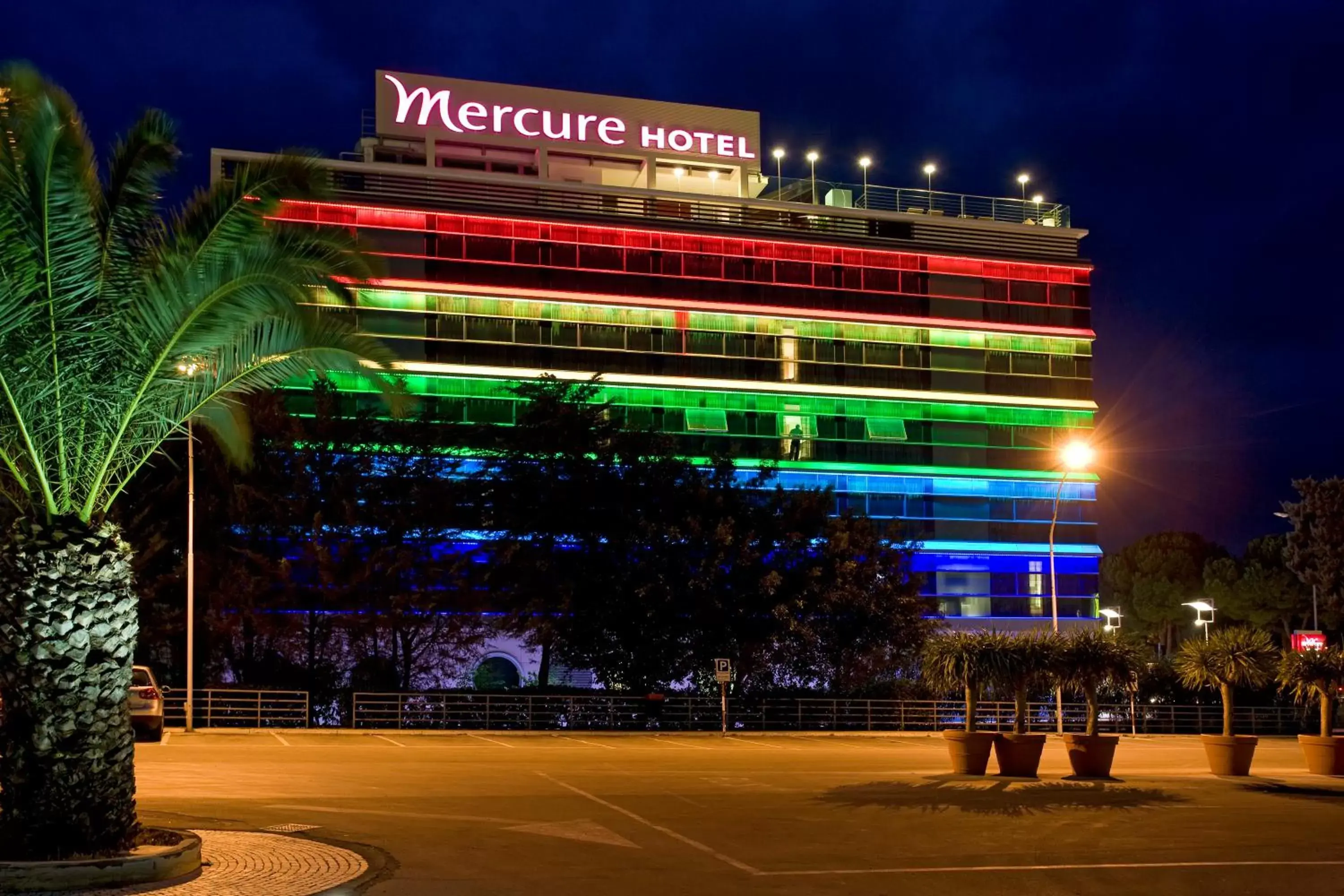 Facade/entrance, Property Building in Hotel Mercure Siracusa