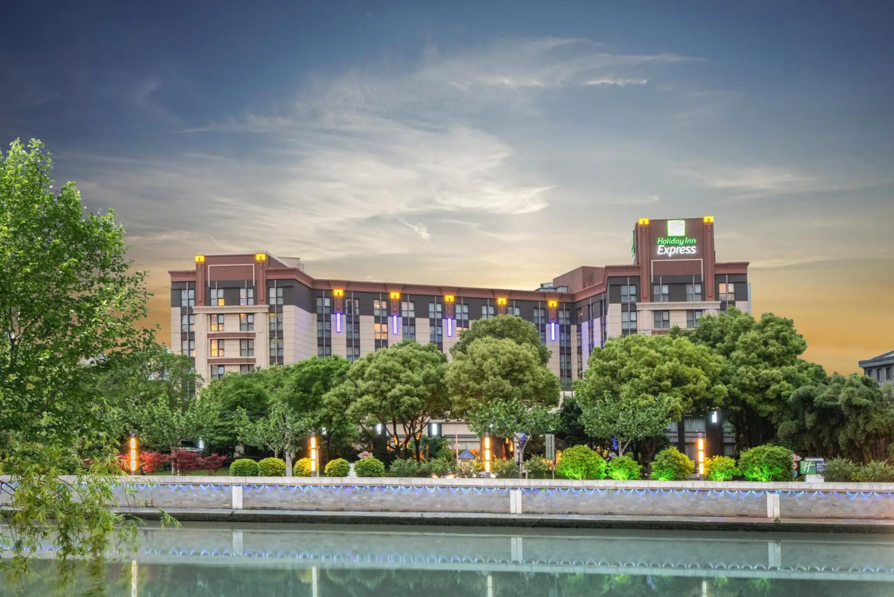 Property Building in Holiday Inn Express Shanghai Putuo, an IHG Hotel