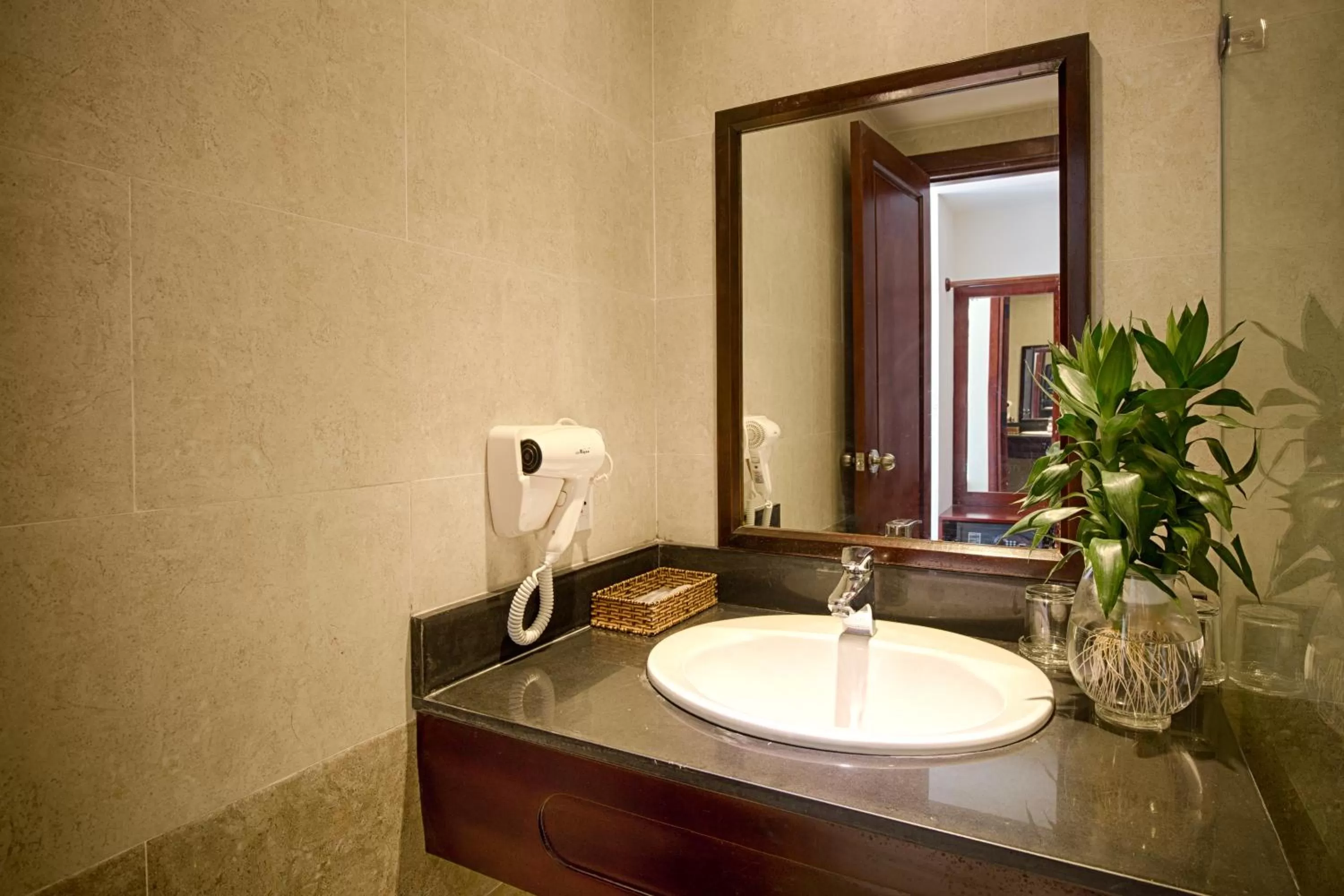 Bathroom in Hoi An Green Apple Hotel