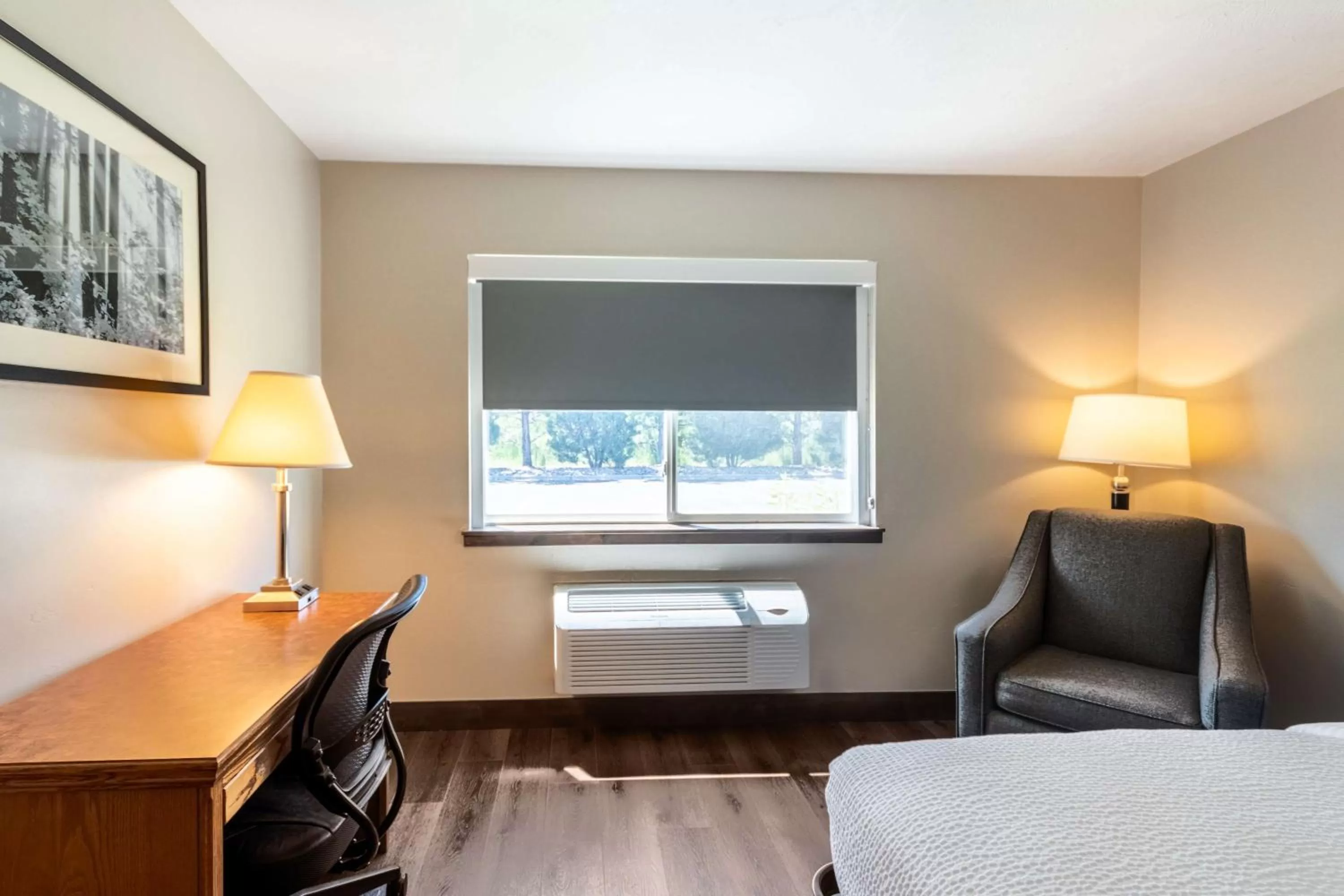 Bedroom in SureStay Plus Hotel by Best Western Rexburg