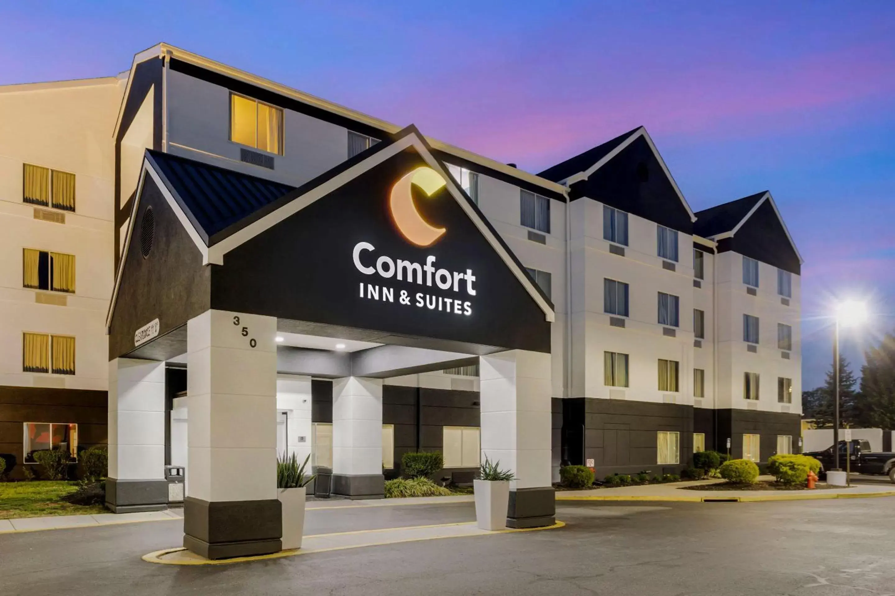 Property building in Comfort Inn & Suites Mt Laurel-Philadelphia Property building in Comfort Inn & Suites Mt Laurel-Philadelphia