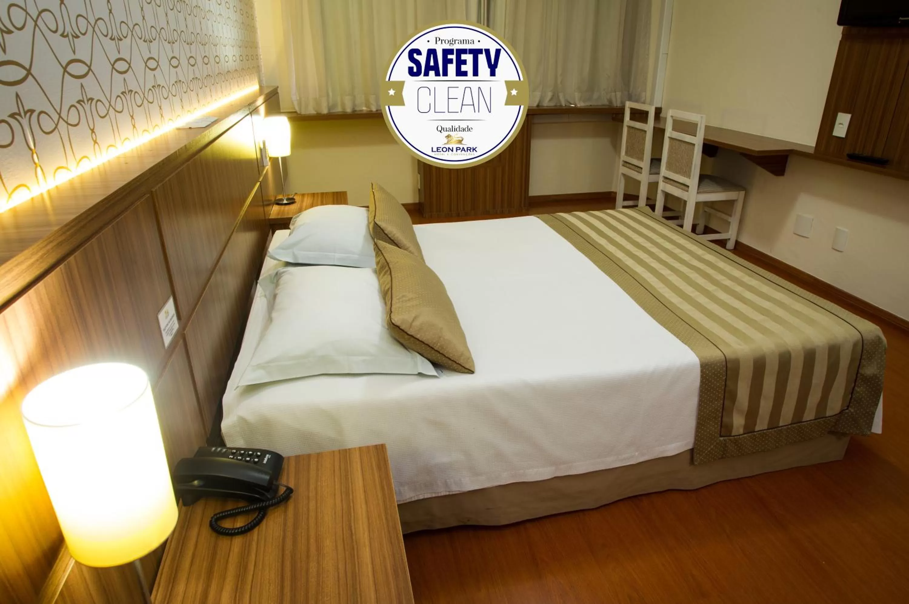 Bedroom, Bed in LEON PARK HOTEL e CONVENÇÕES - Melhor Custo Benefício