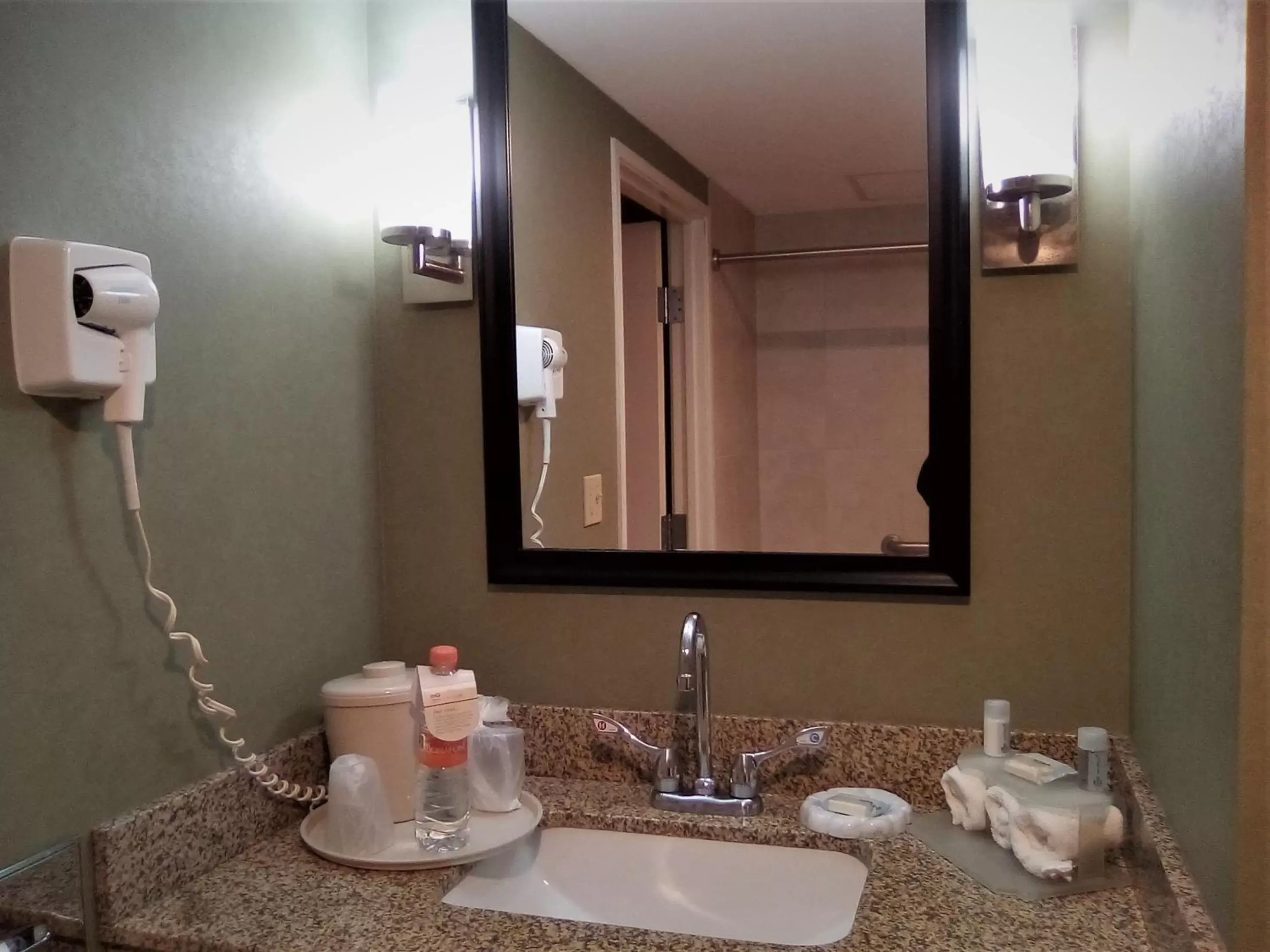 Bathroom in Holiday Inn Express & Suites Monterrey Aeropuerto, an IHG Hotel