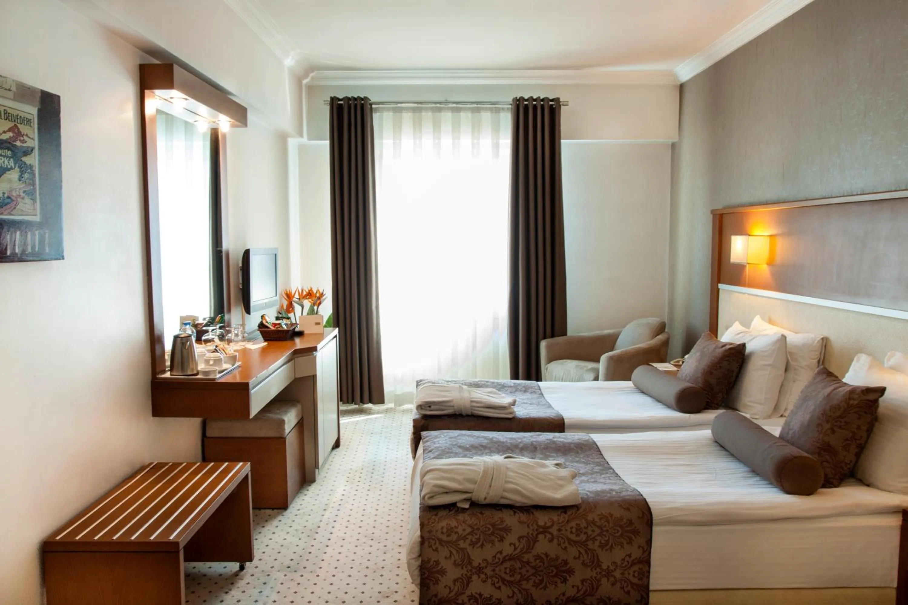 Photo of the whole room, Bed in Blanca Hotel