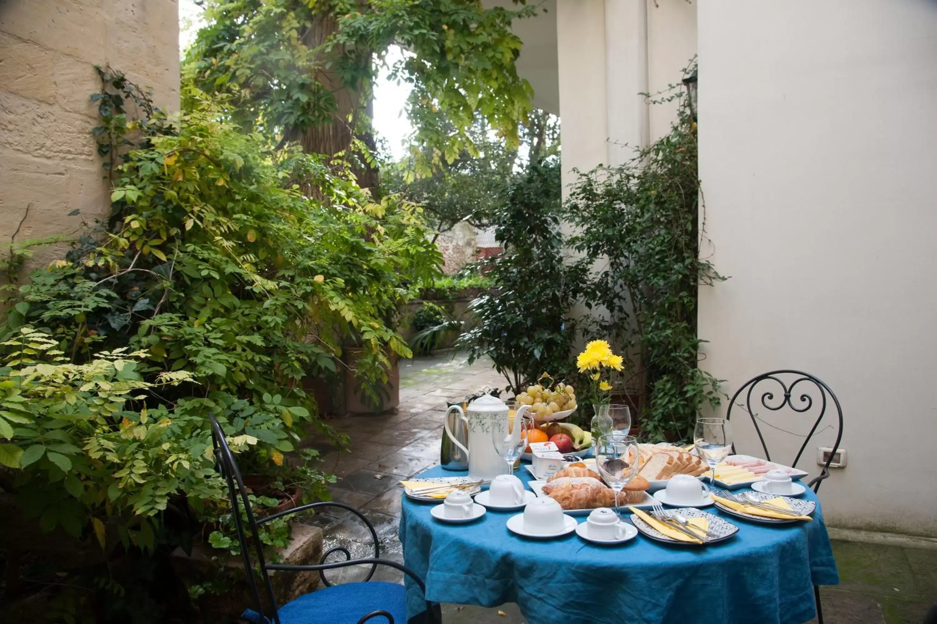 Patio, Breakfast in Palazzo Bernardini Suites