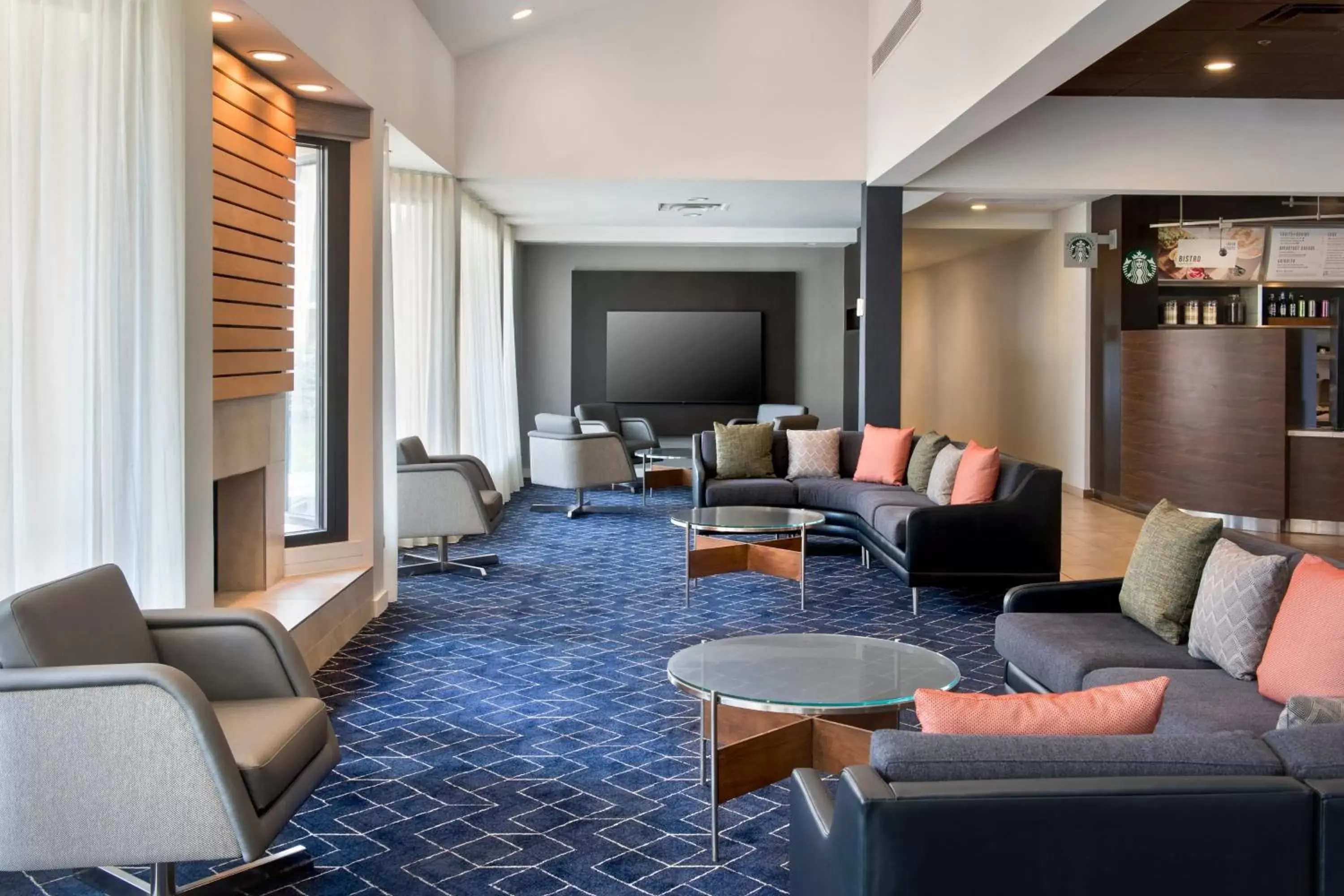 Lobby or reception, Lounge/Bar in Courtyard by Marriott New Haven Wallingford