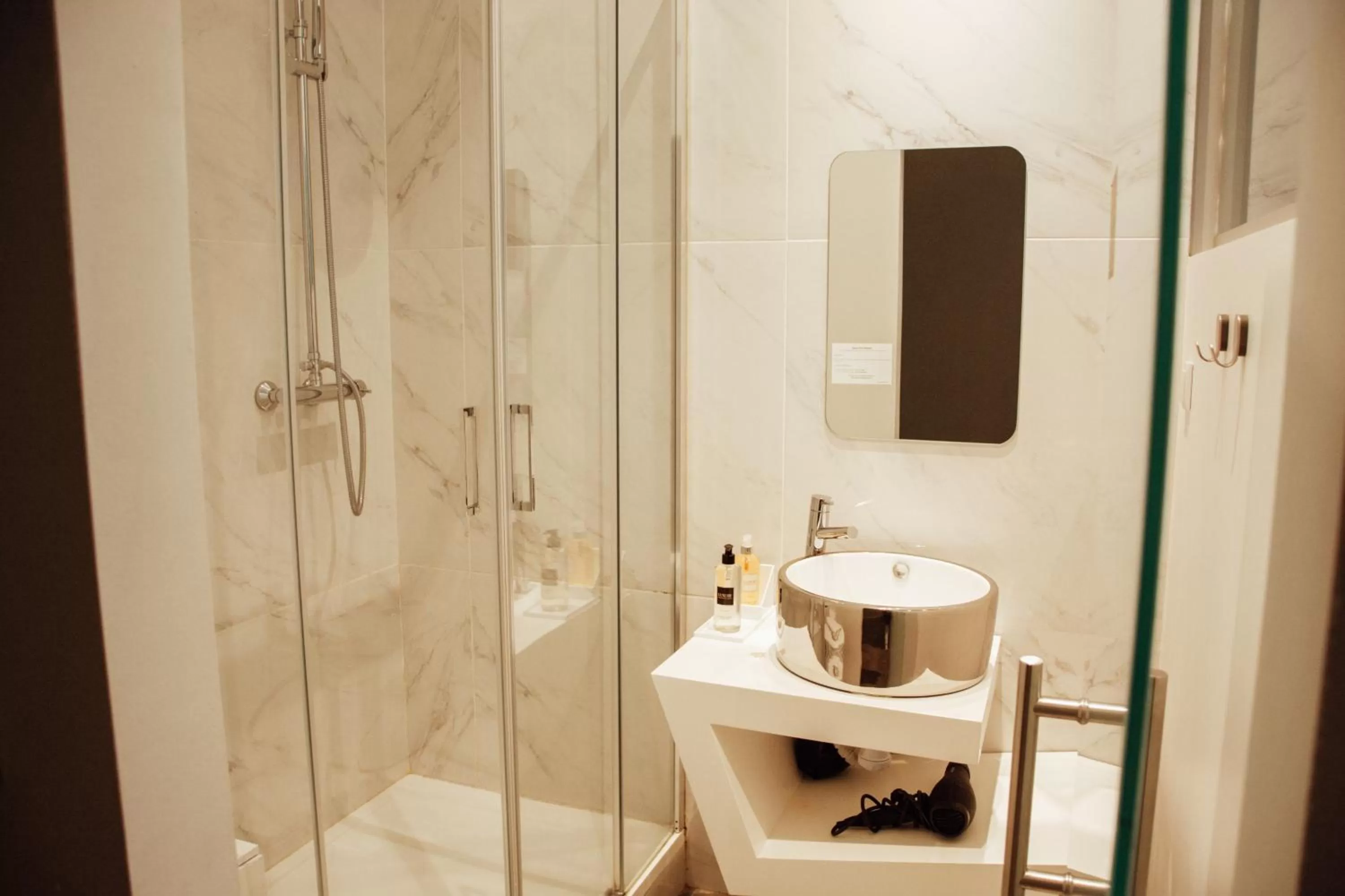 Bathroom in The Hygge Lisbon Suites - Estrela