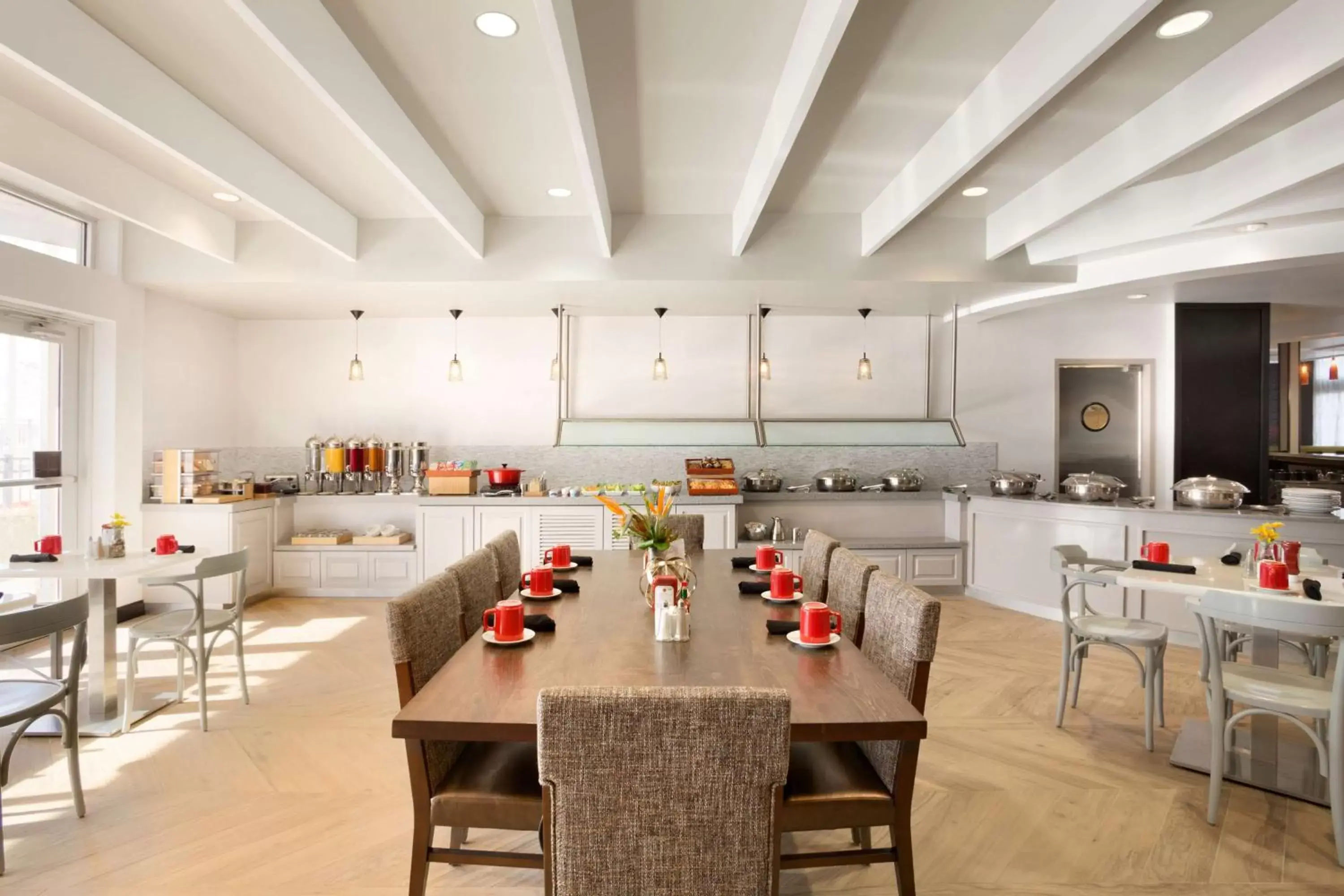 Dining area, Restaurant/Places to Eat in DoubleTree by Hilton Hotel Oklahoma City Airport