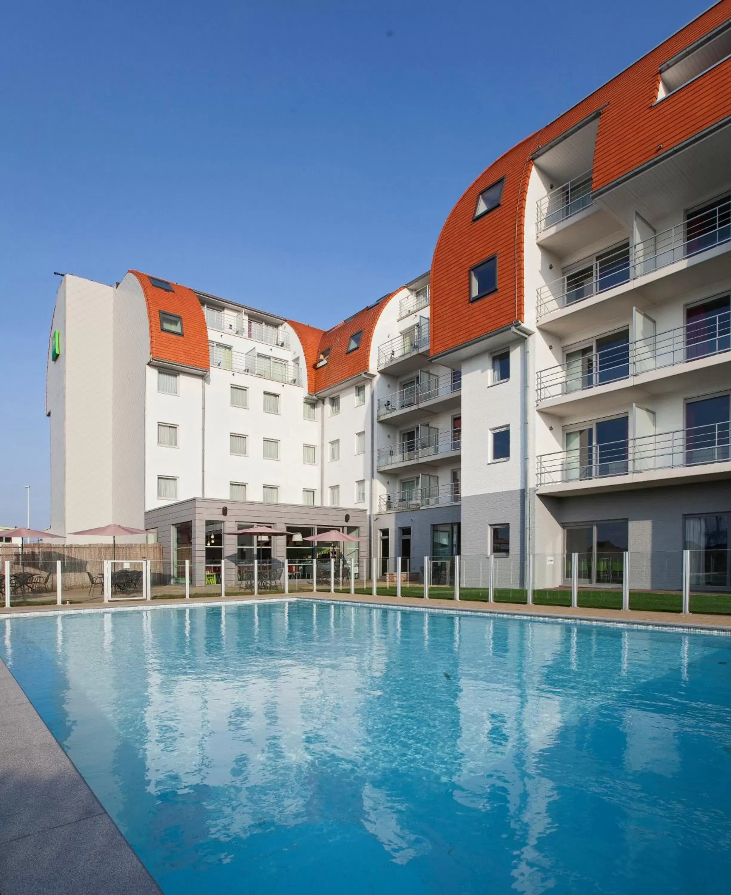 Swimming pool, Property Building in ibis Styles Zeebrugge