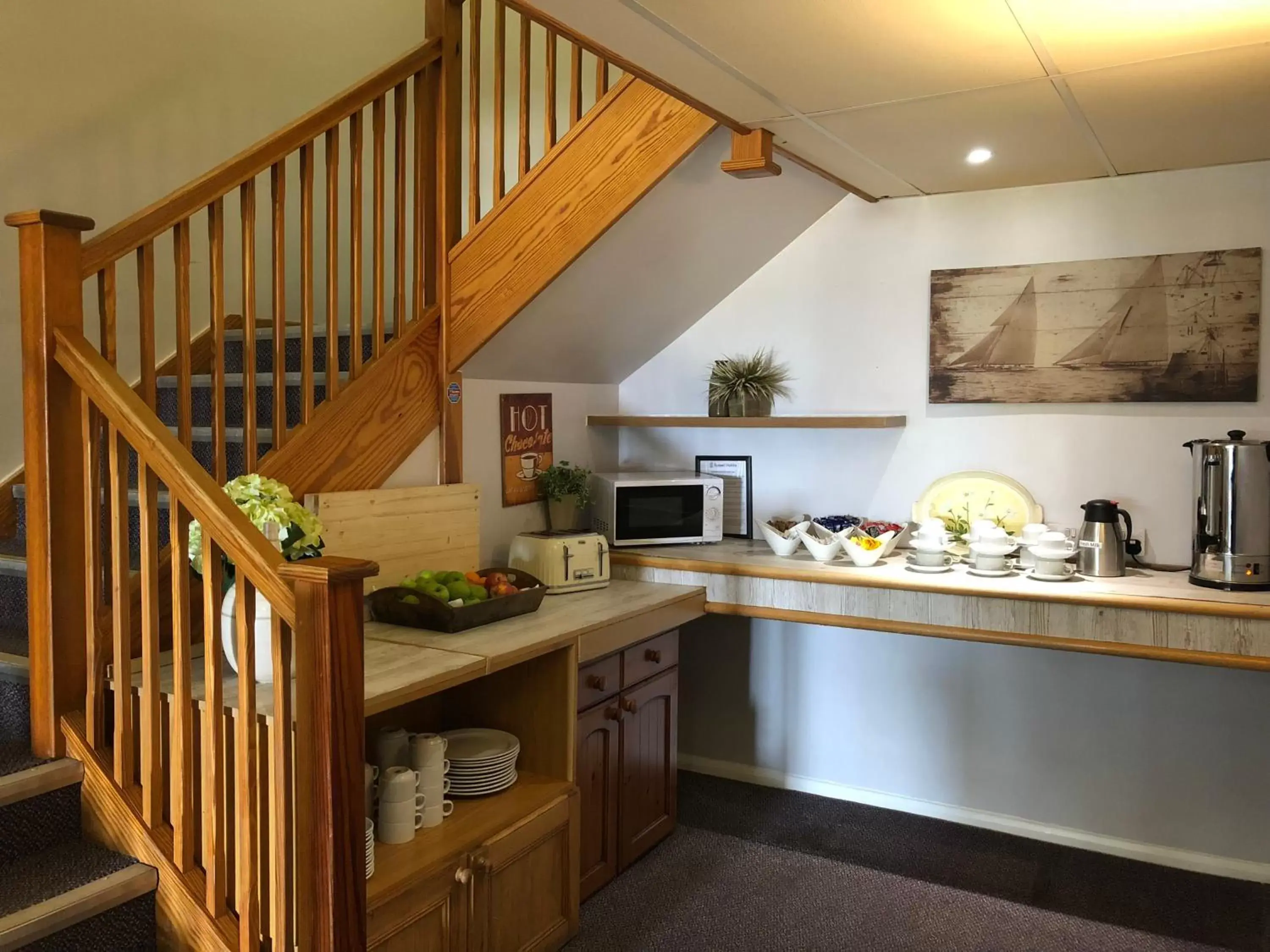 Communal lounge/ TV room, Kitchen/Kitchenette in Redwings Lodge Rutland