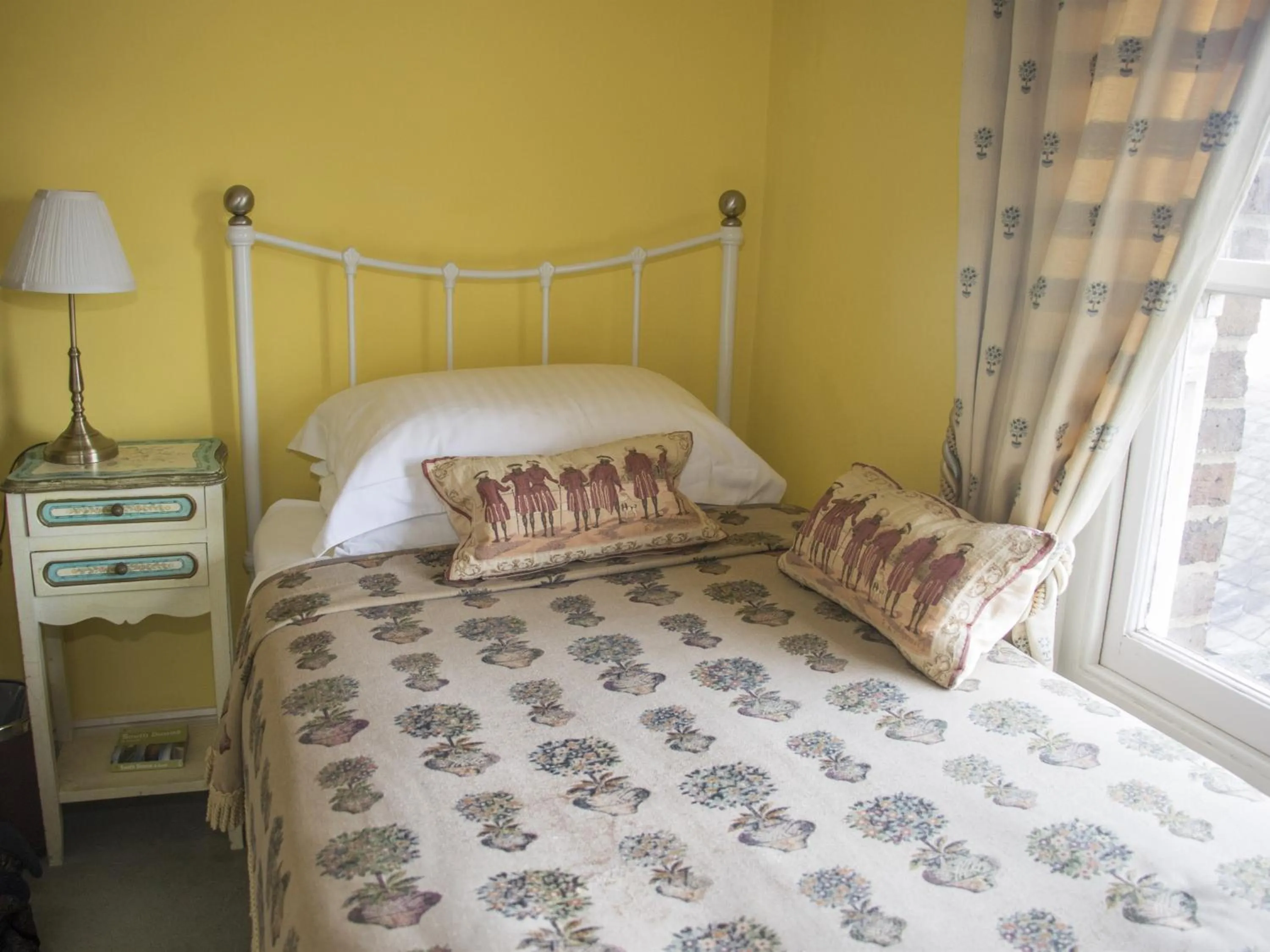 Bedroom, Bed in Albert & Victoria Guest House