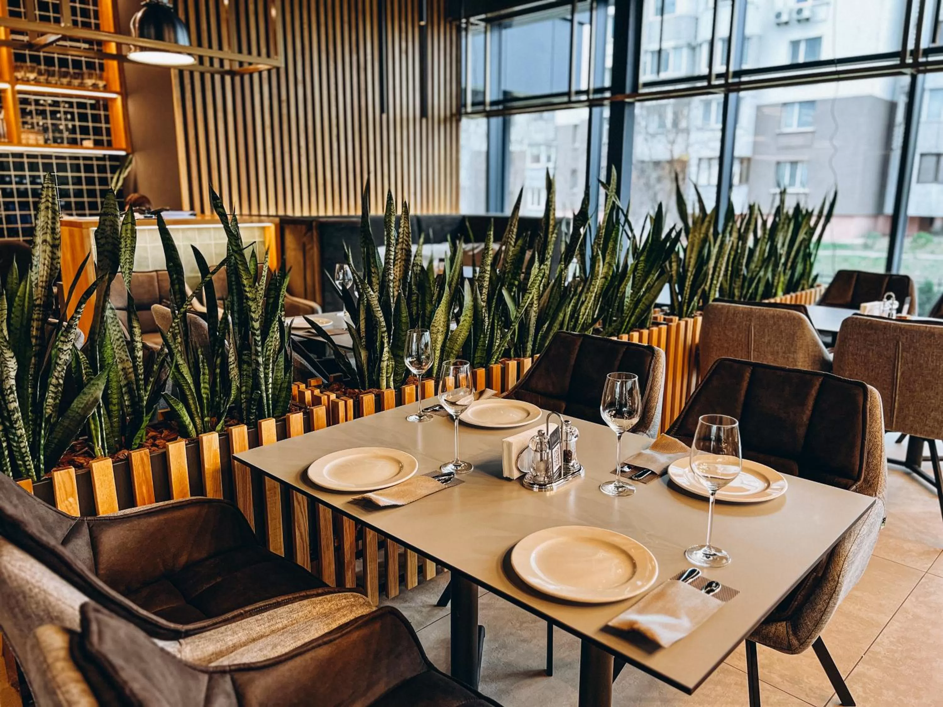 Restaurant/places to eat in Favor Sport Hotel