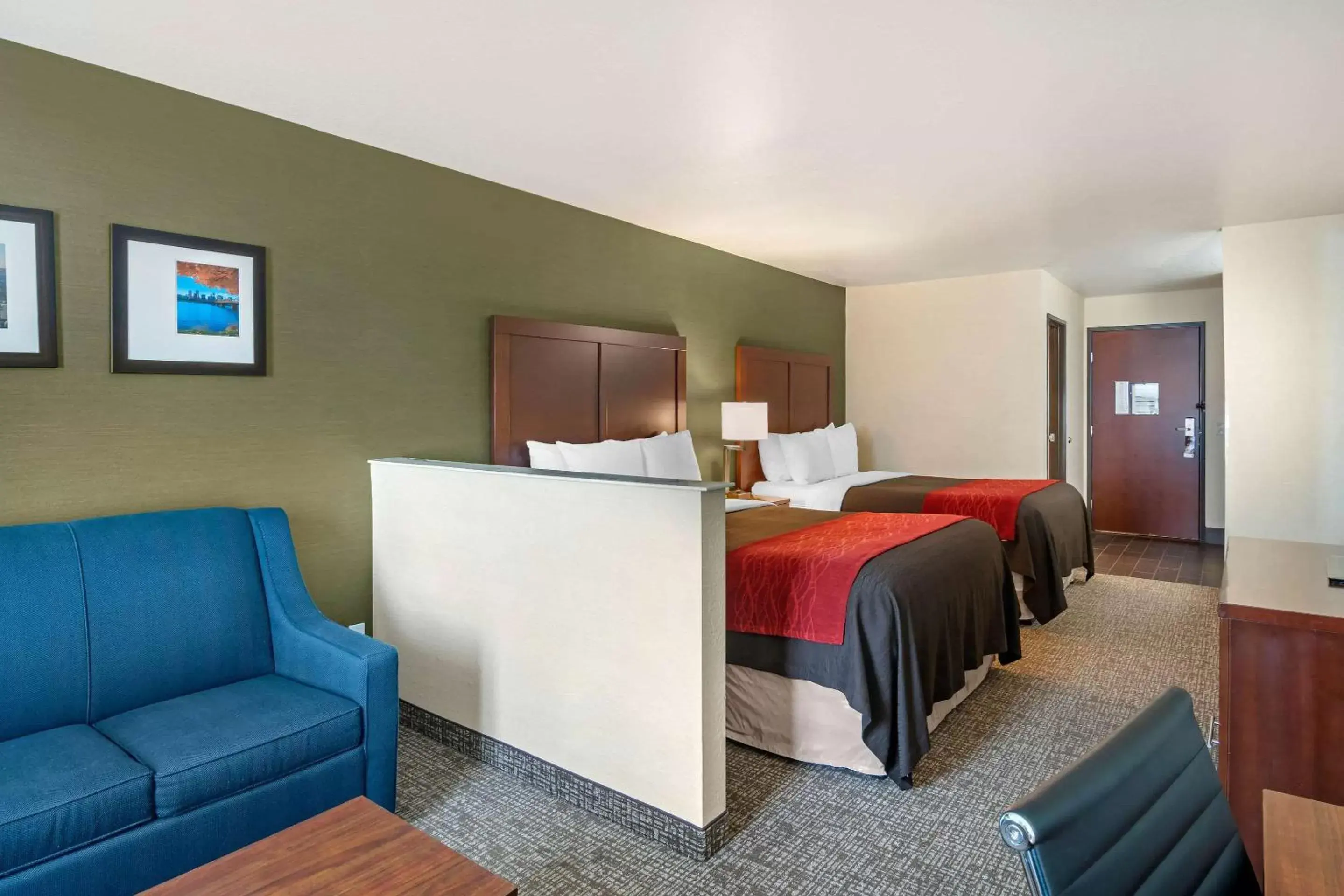 Photo of the whole room in Comfort Inn & Suites Salem