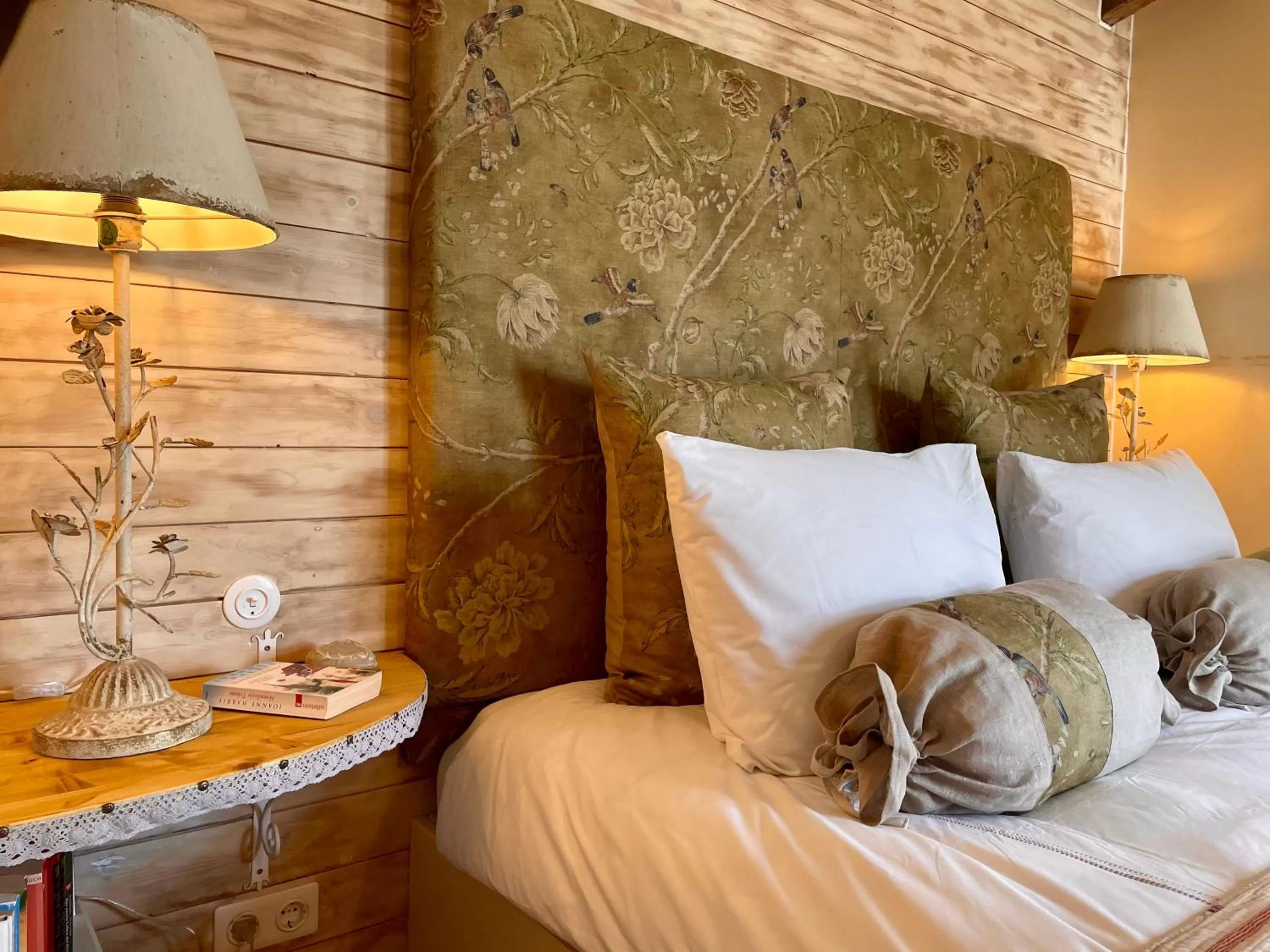 Bedroom, Bed in Weißt Du noch - Gästehäuser & Suiten