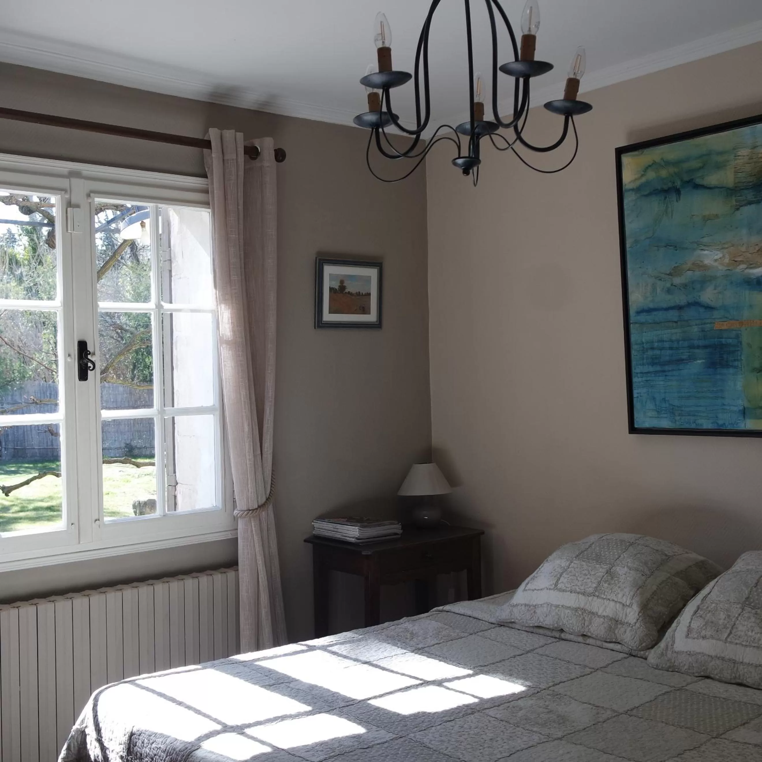 Bedroom, Bed in Mas Grimaud - Gîte- Studio et chambres d'hôtes familiales