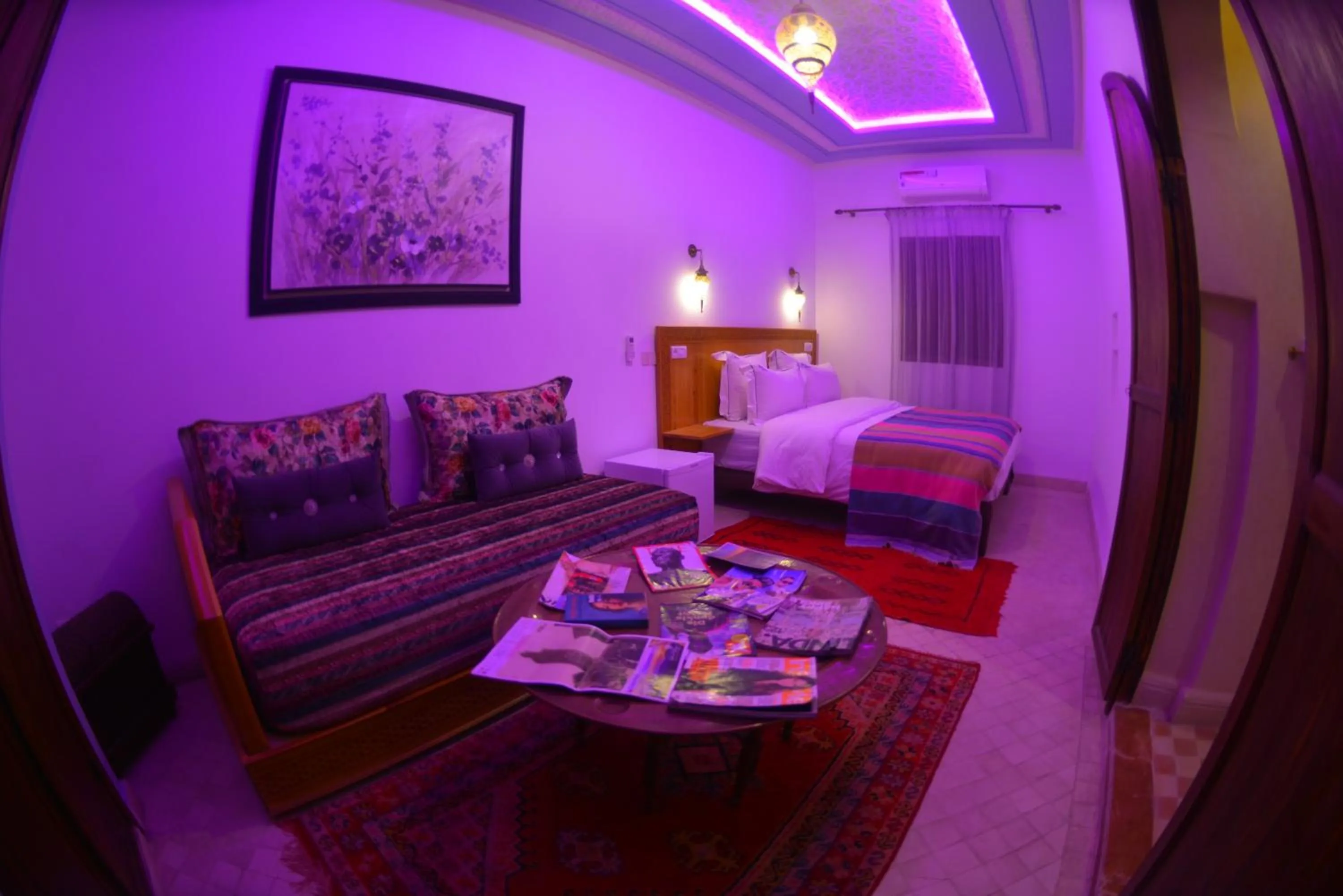 Photo of the whole room, Bed in Riad Hidden