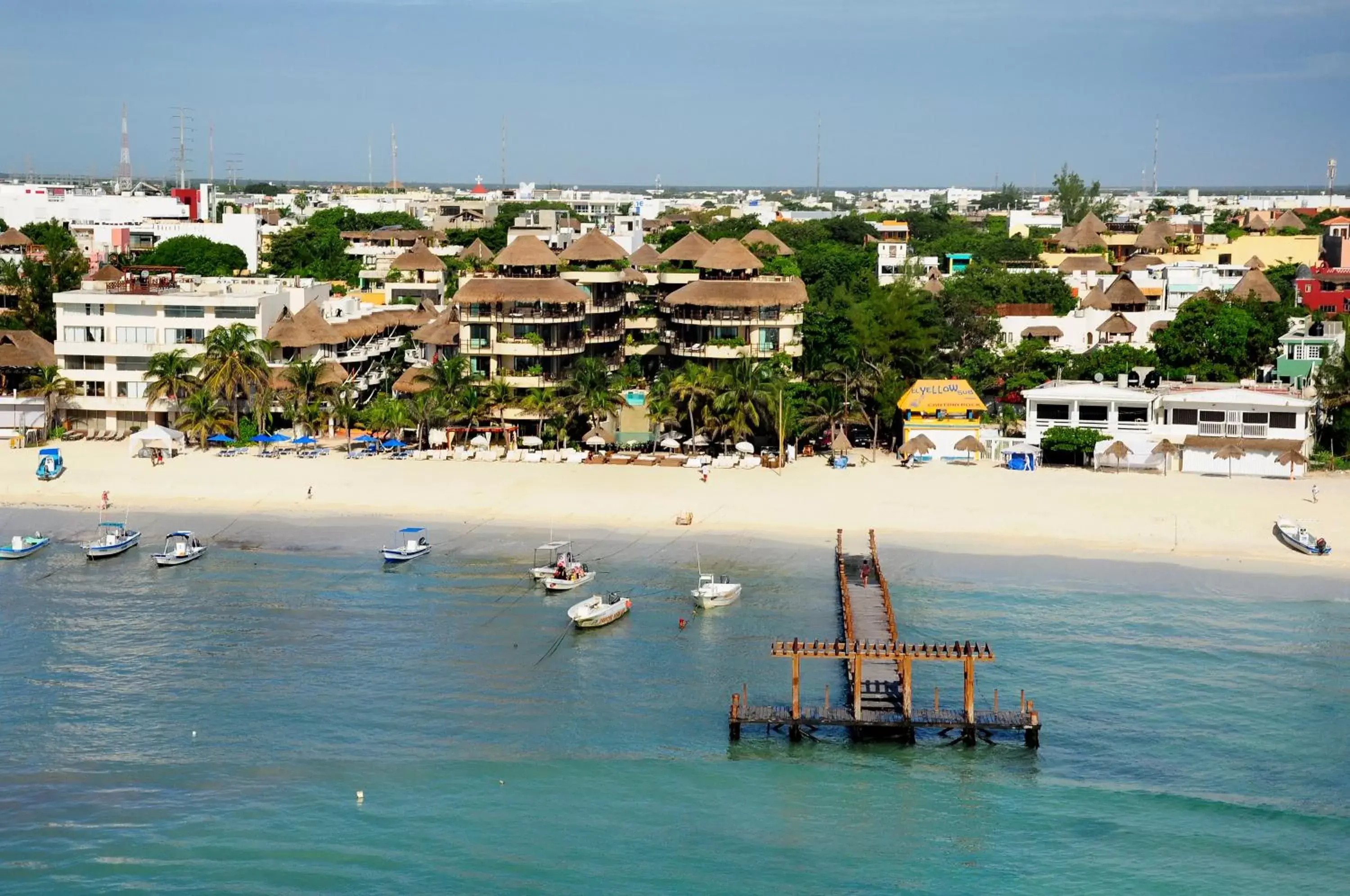 Property building in El Taj Oceanfront and Beachside Condo Hotel