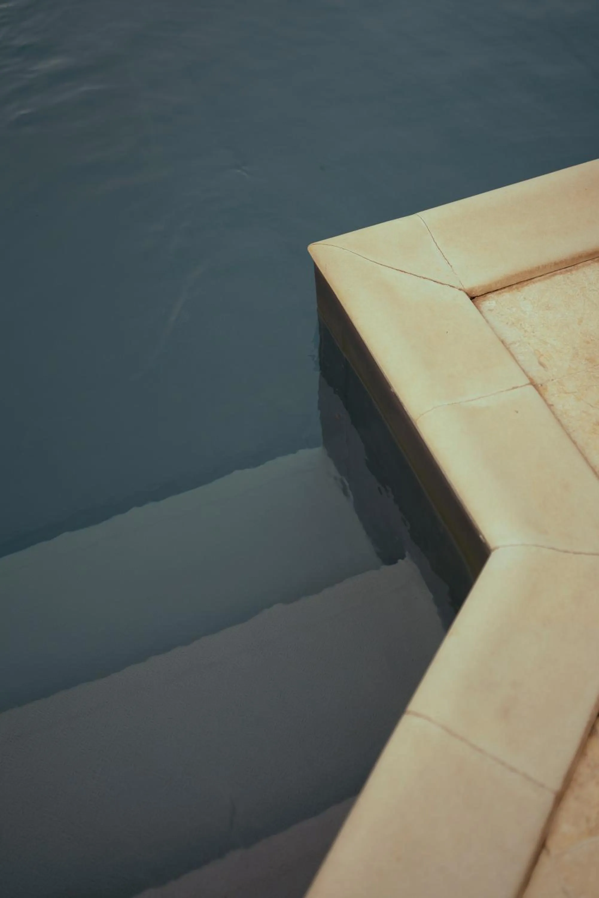 Restaurant/places to eat in Anthemion Suites and Villas