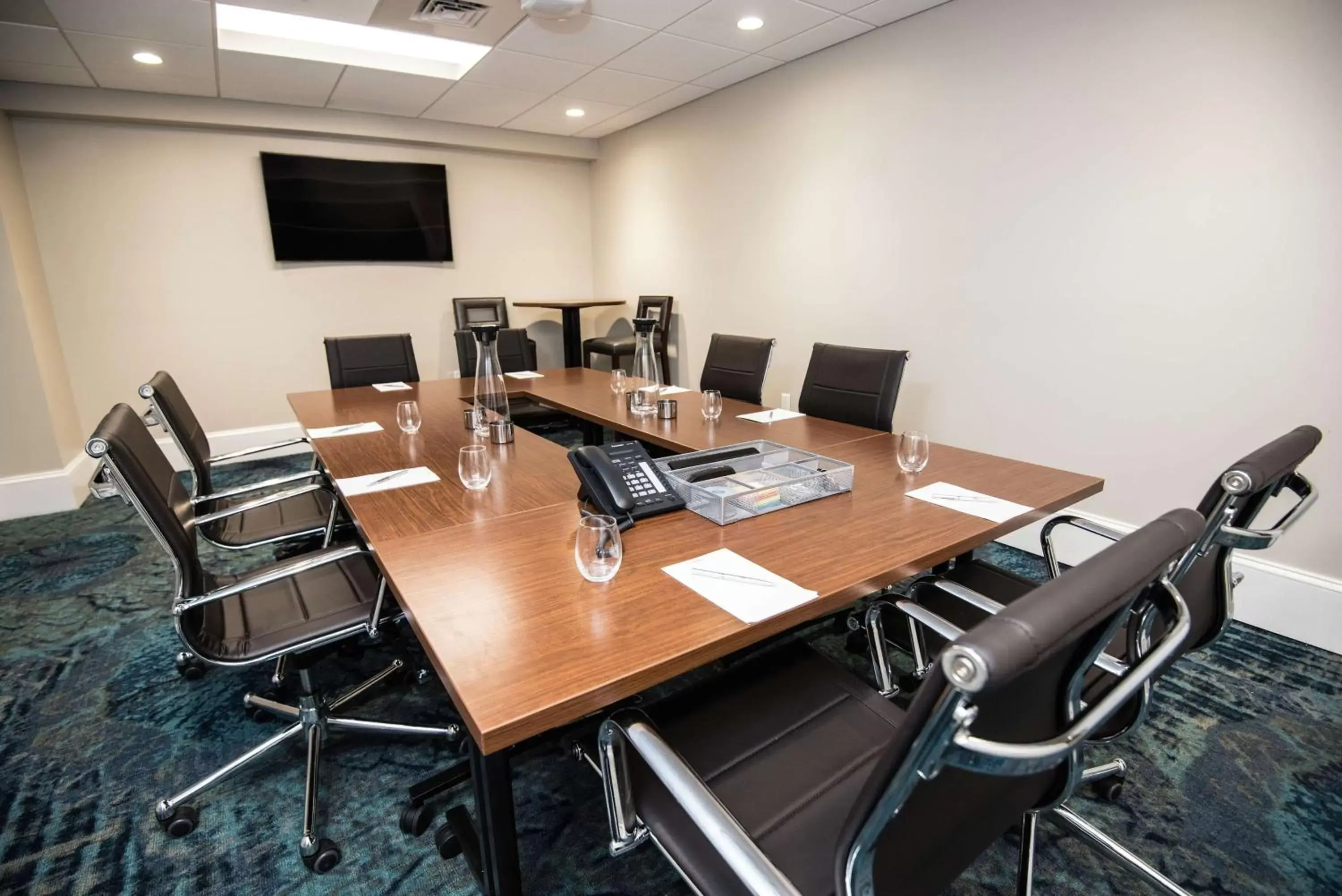 Meeting/conference room in Redmont Hotel Birmingham - Curio Collection by Hilton