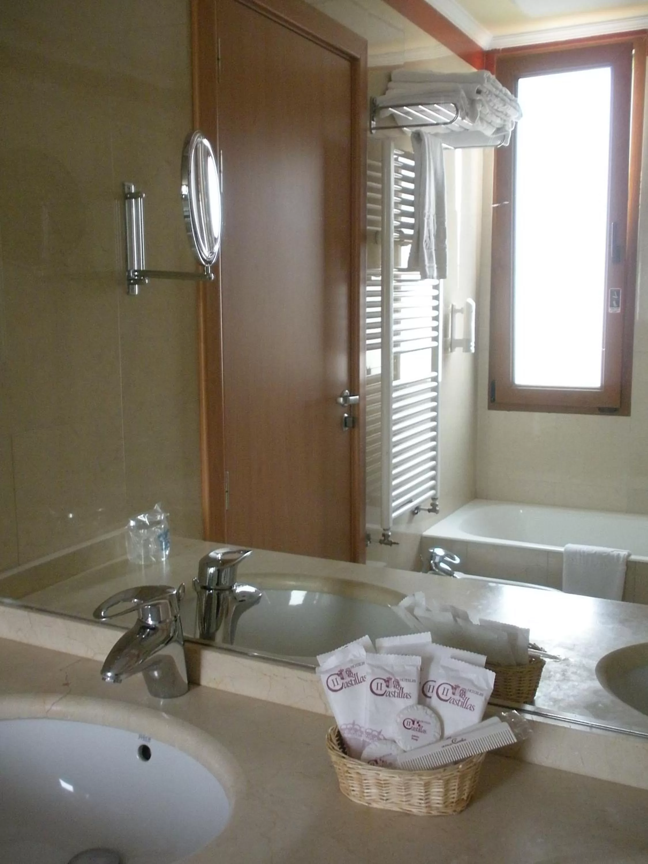 Bathroom in II Castillas Madrid