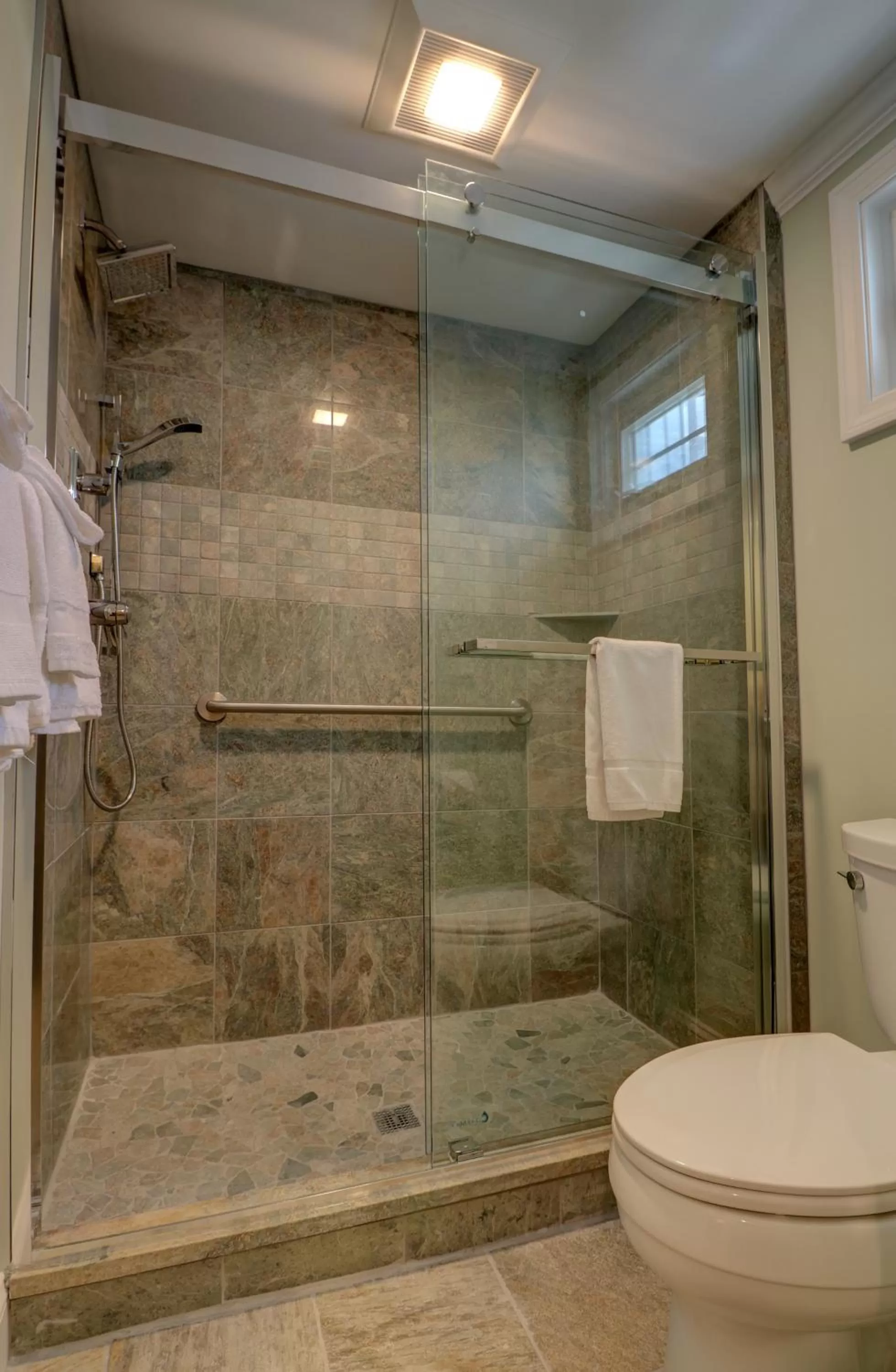 Bathroom in Norseman Resort on the Beach