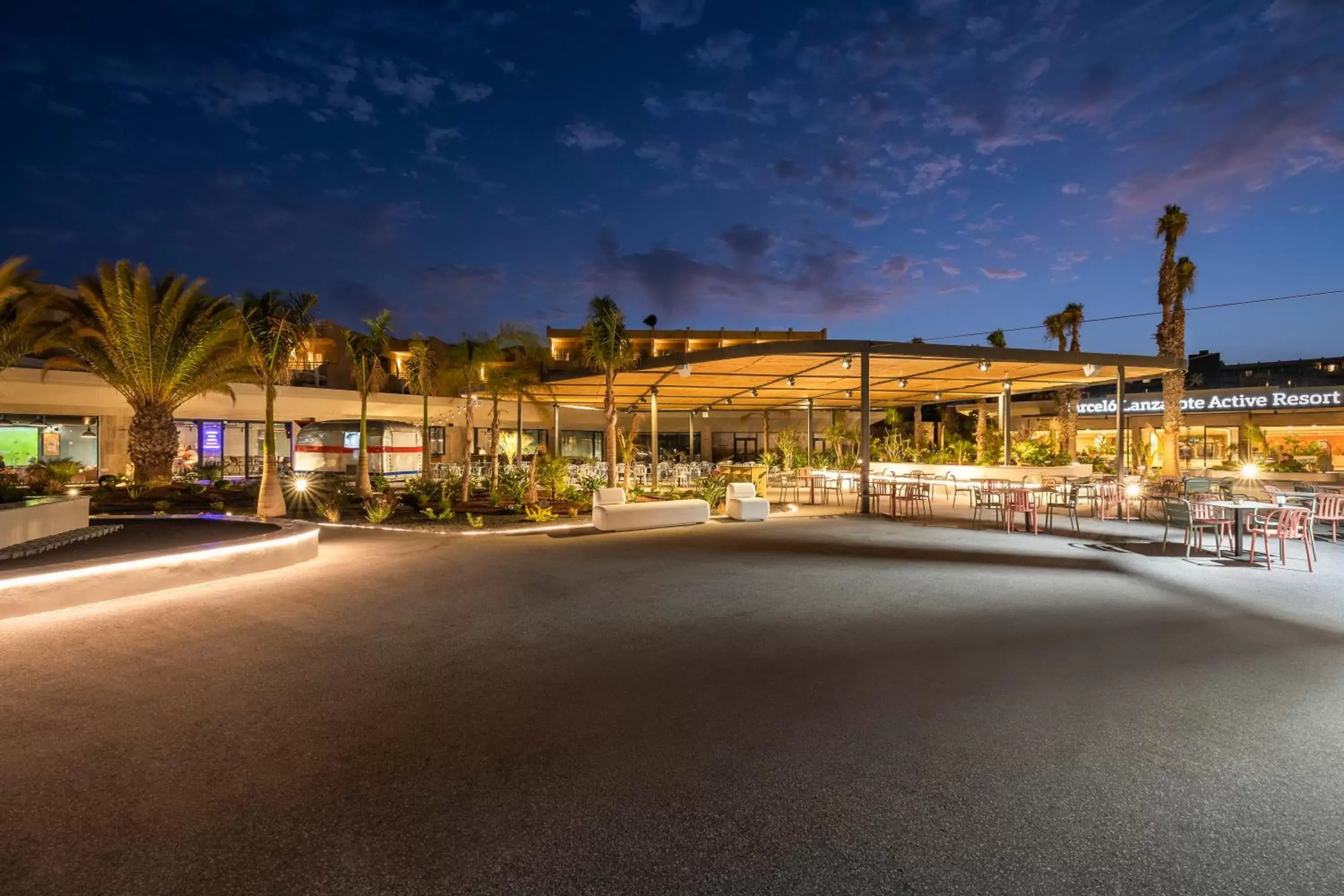 Restaurant/places to eat, Property Building in Barceló Lanzarote Active Resort